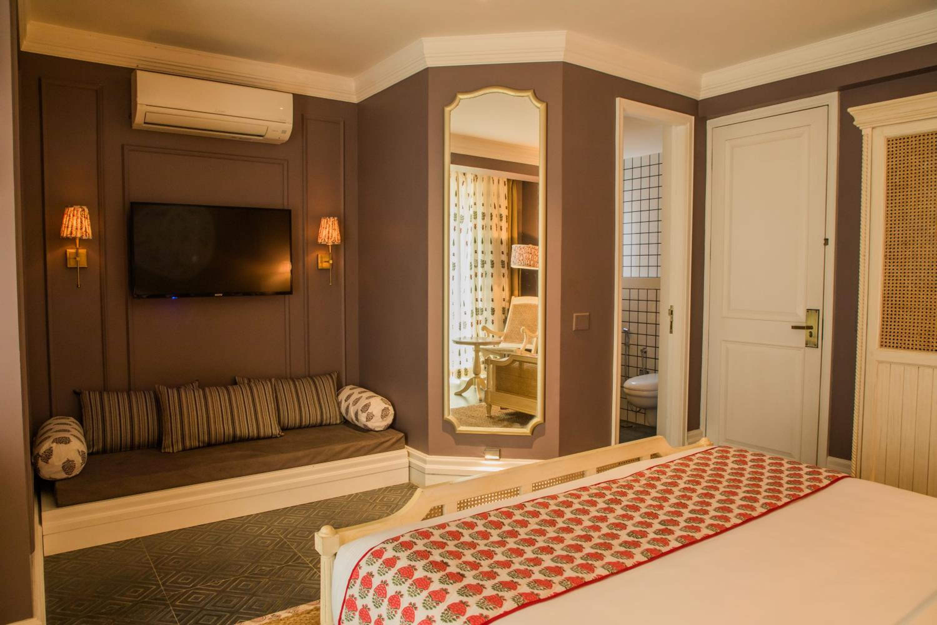 Executive Room - Photo 1