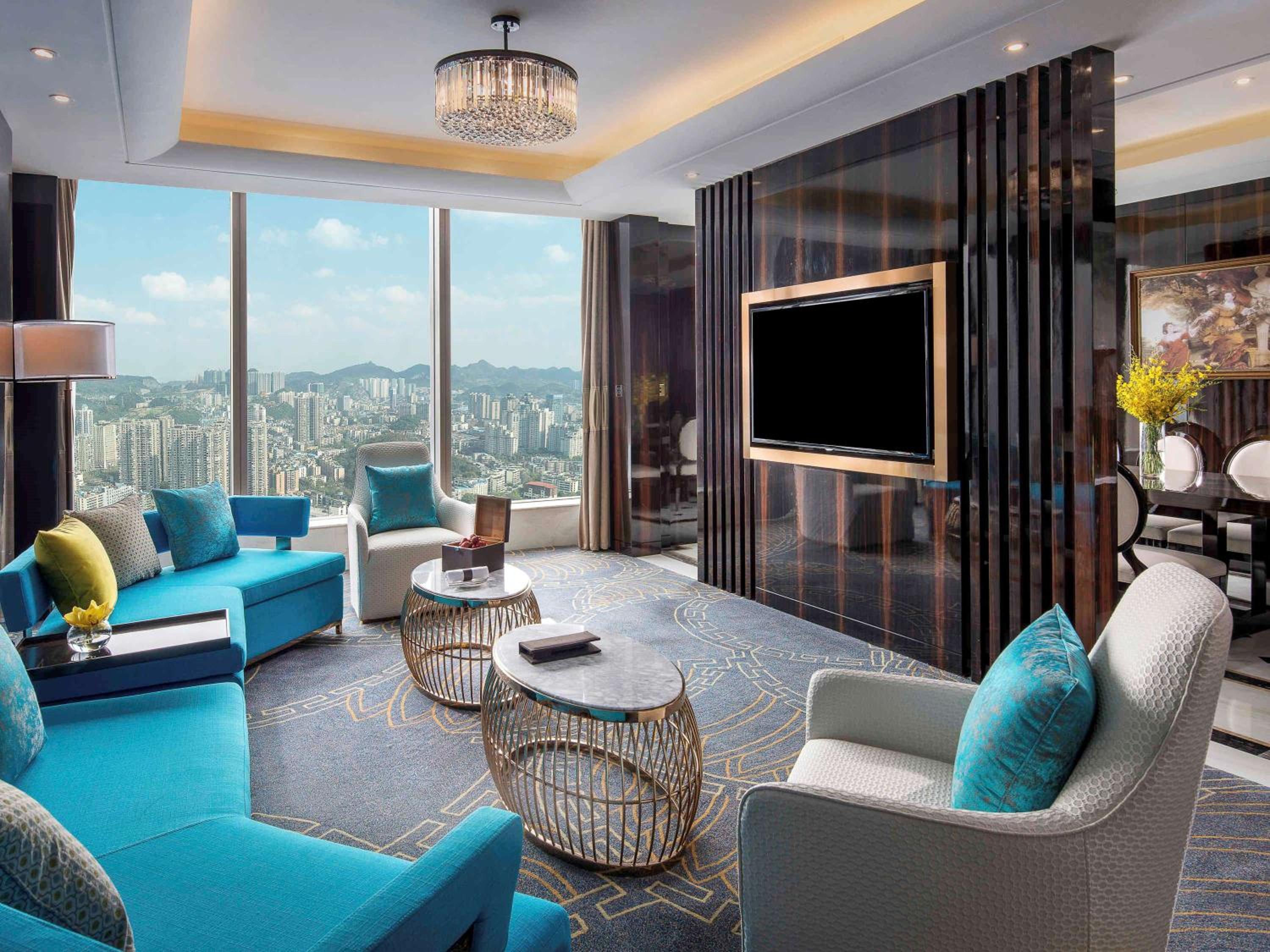 Opera Suite with One King Bed and  River View - Club Access