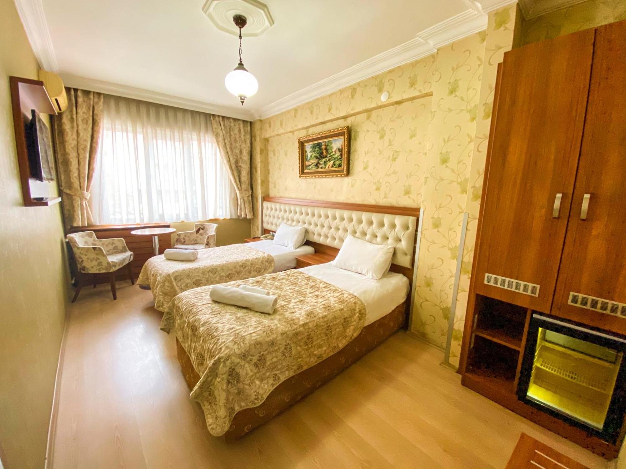 Standard Twin Room photo 2