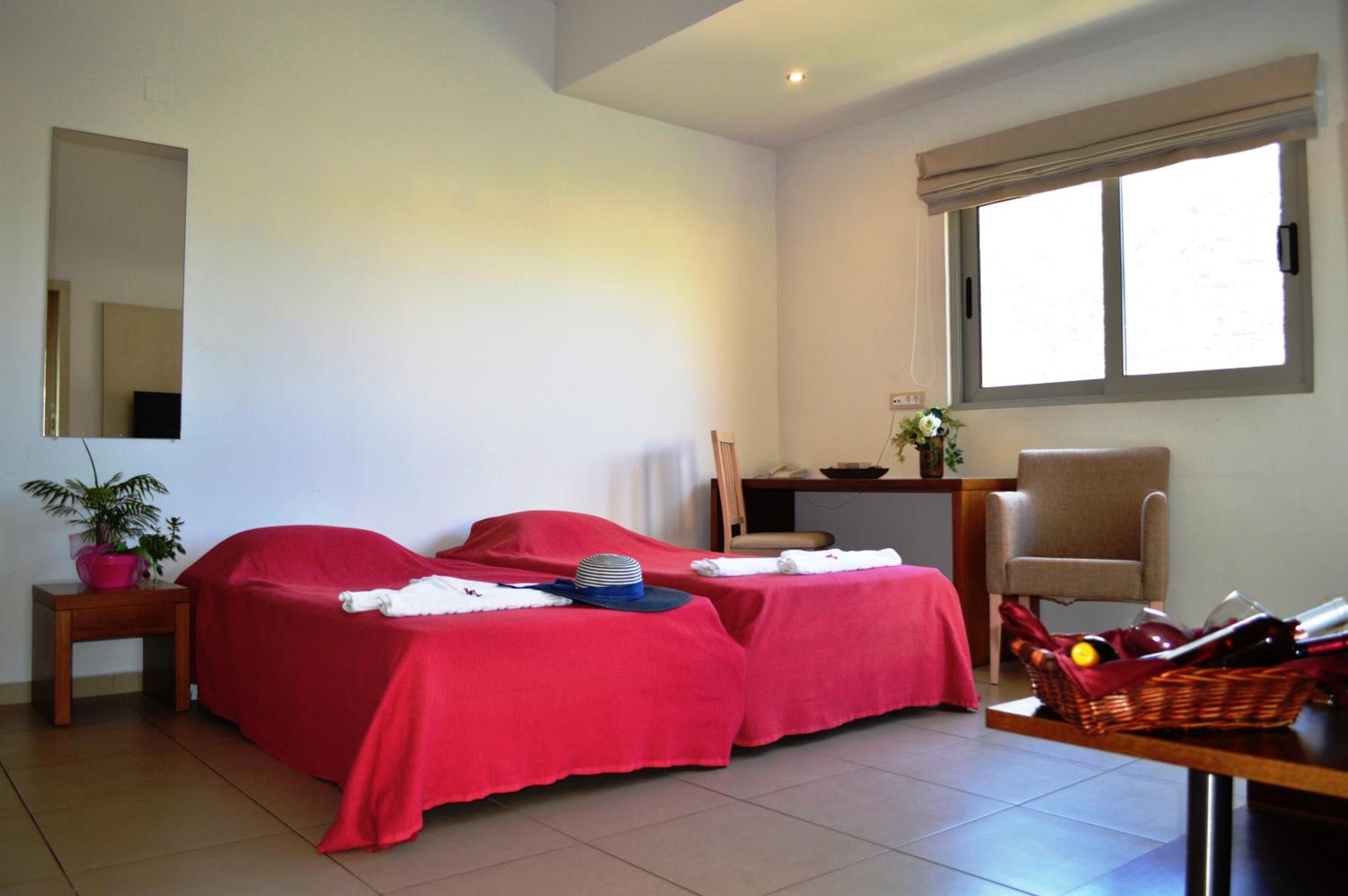 Two-Bedroom Suite - Photo 2