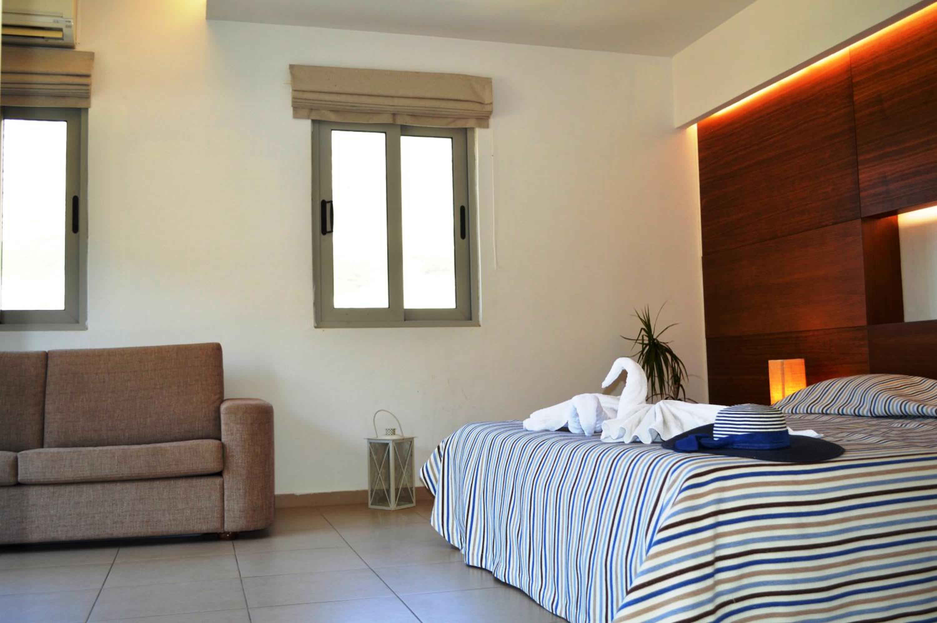 Two-Bedroom Suite - Photo 3