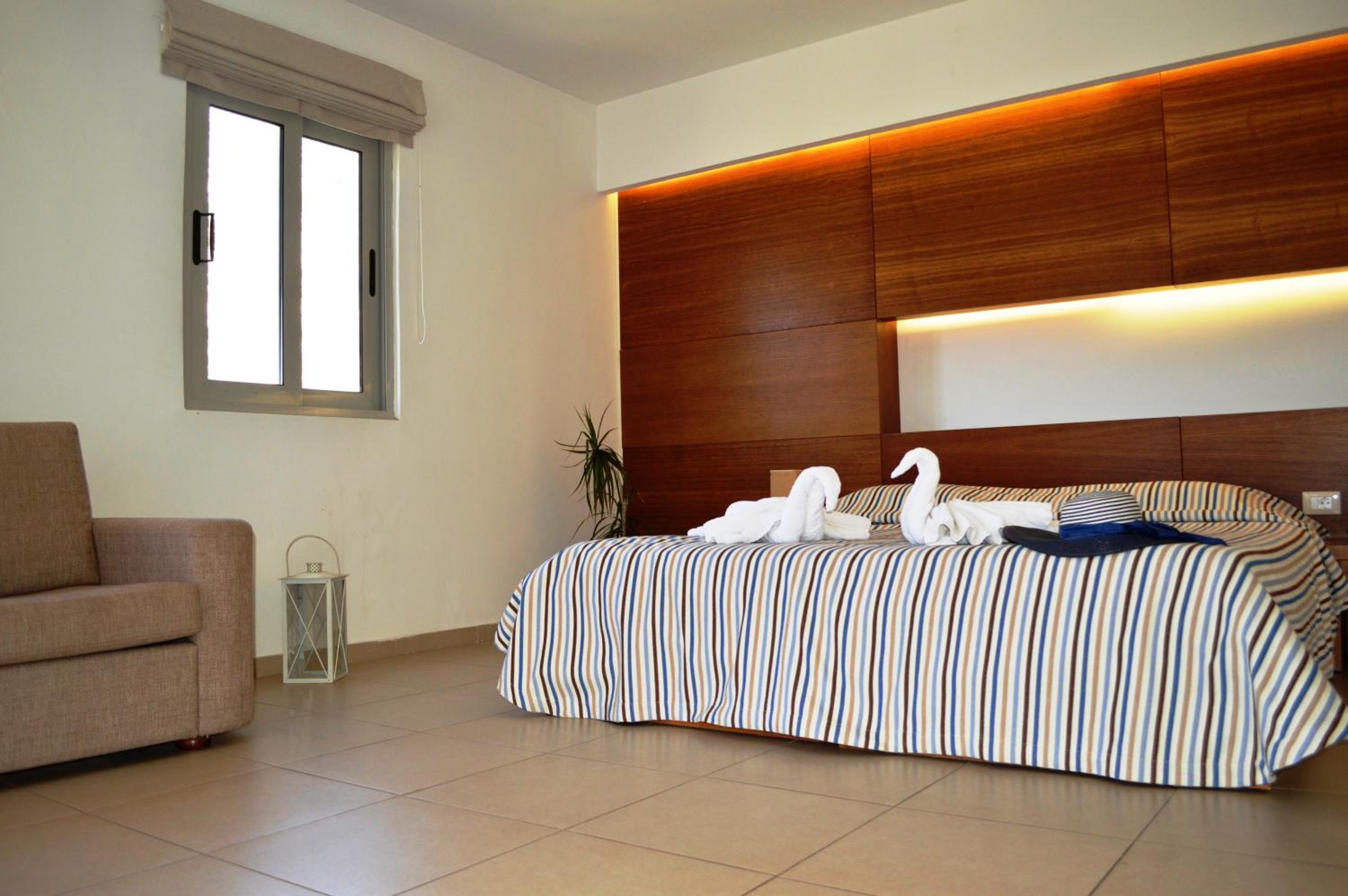 Two-Bedroom Suite - Photo 5