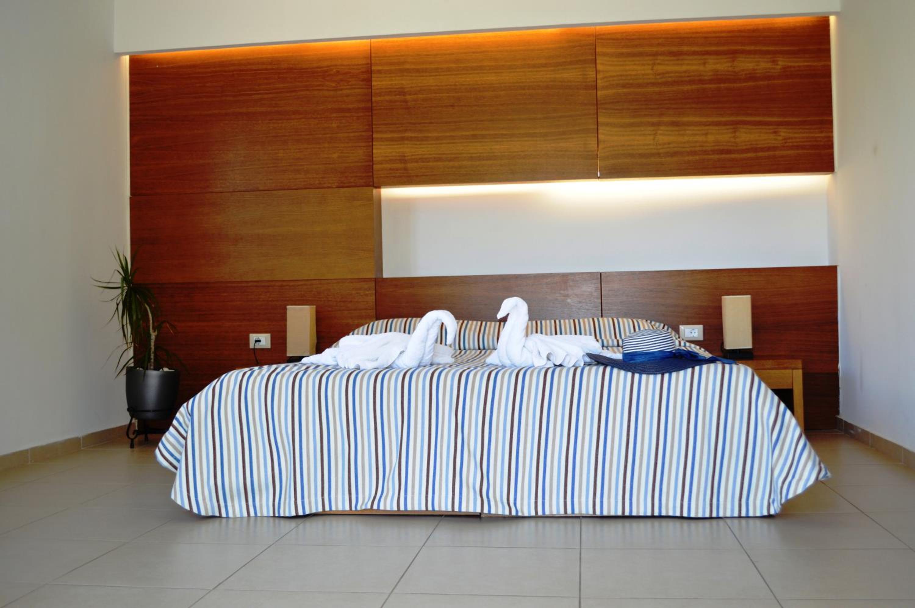 Two-Bedroom Suite - Photo 6