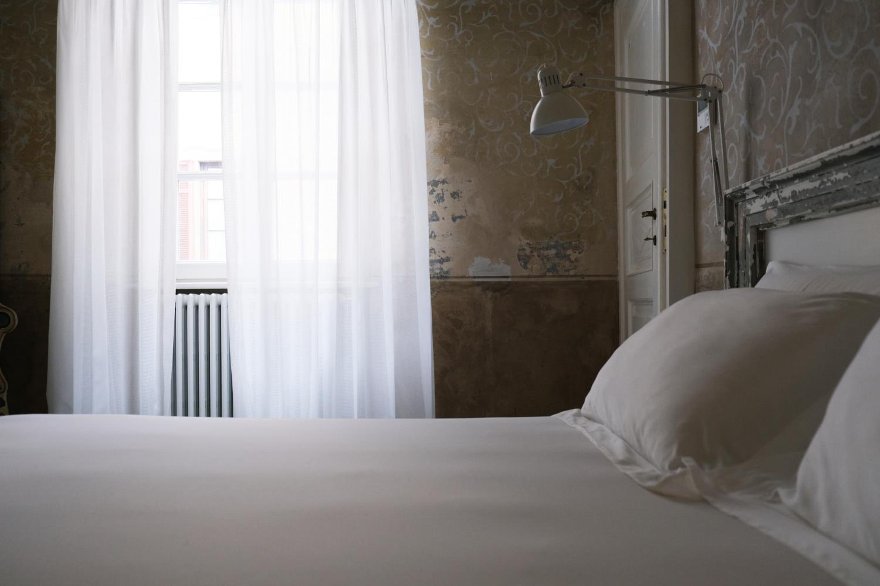 Deluxe Suite with Spa Bath photo 1