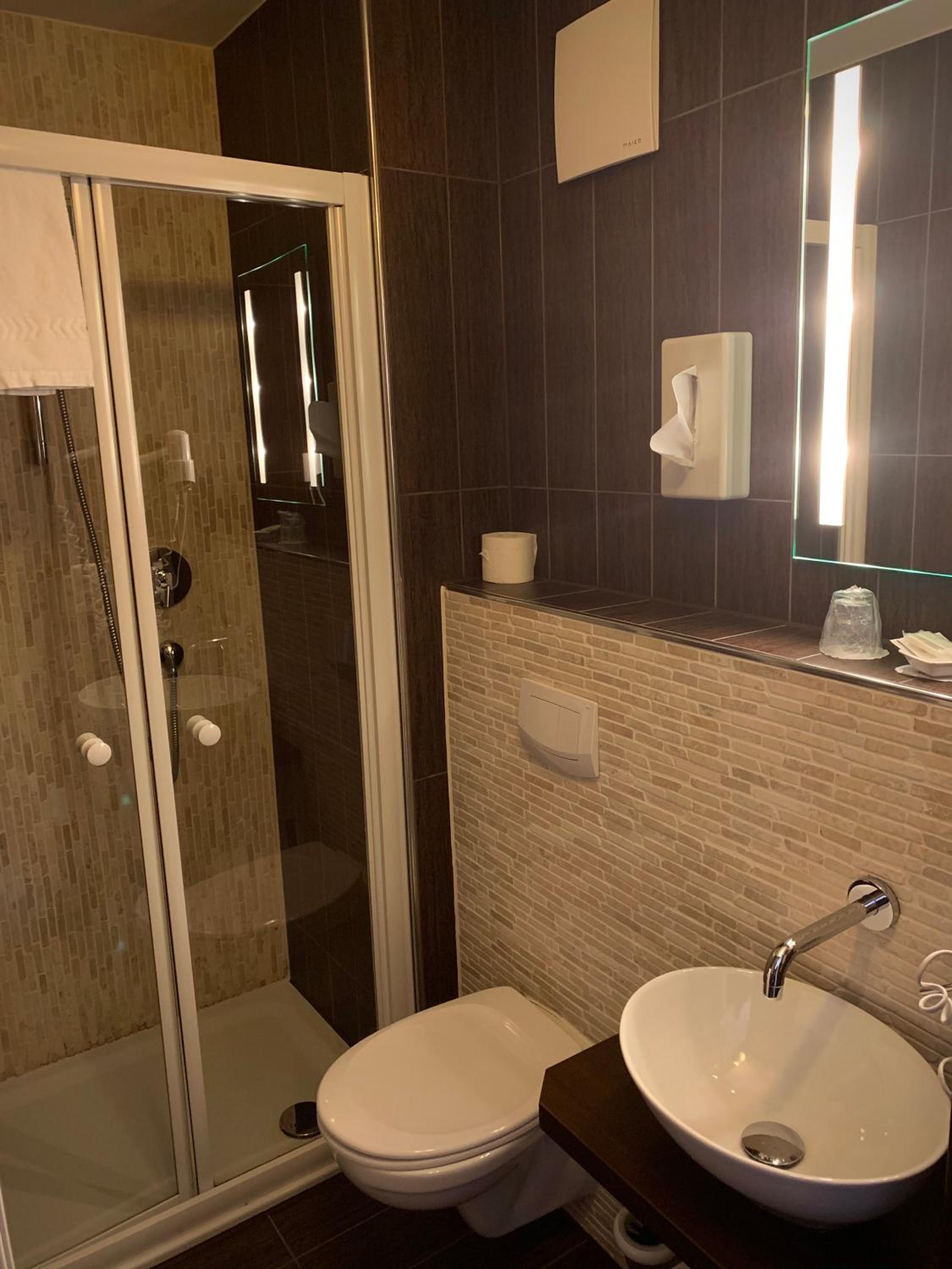 Single Room photo 3
