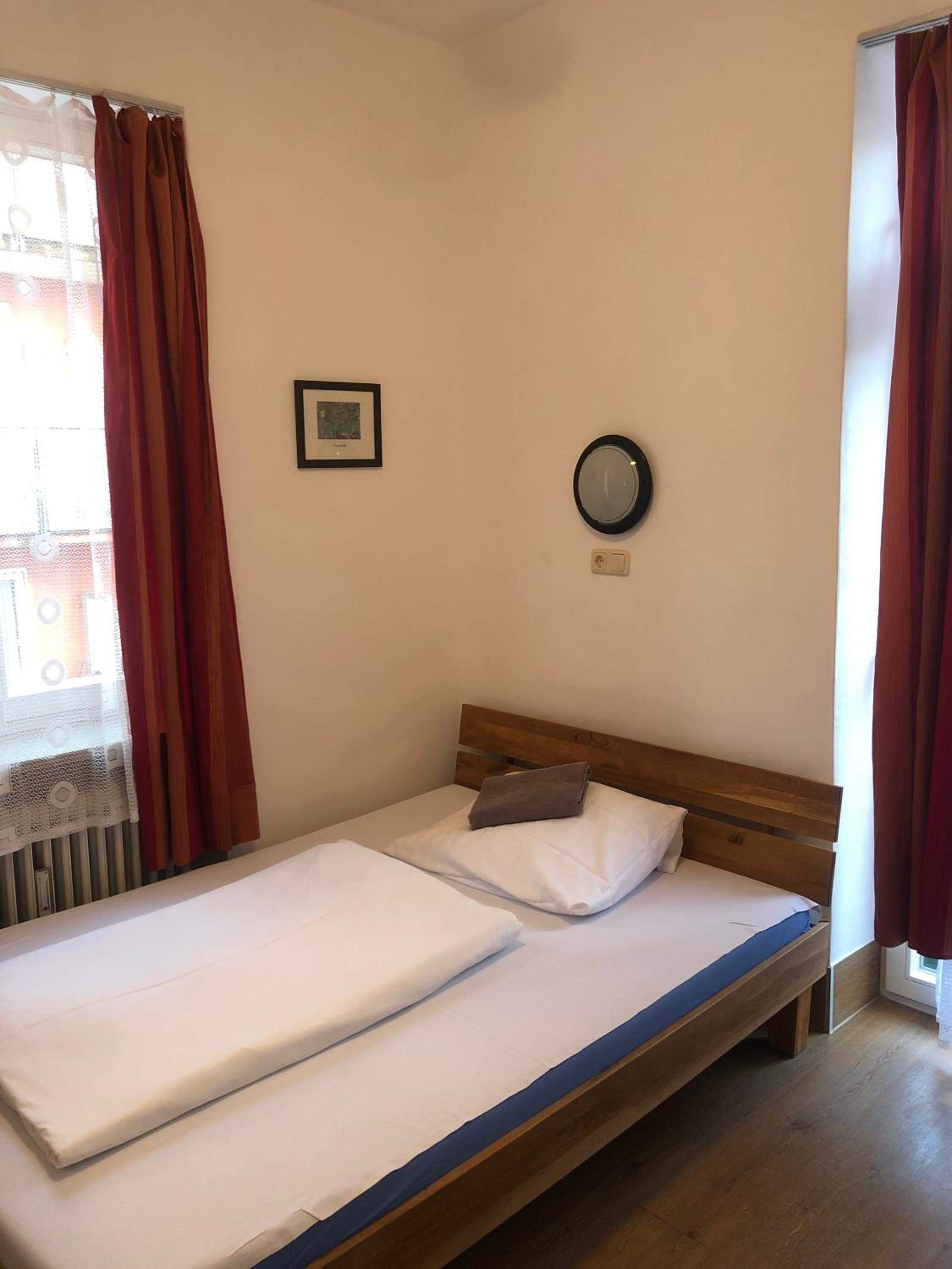 Single Room with Shared Toilet