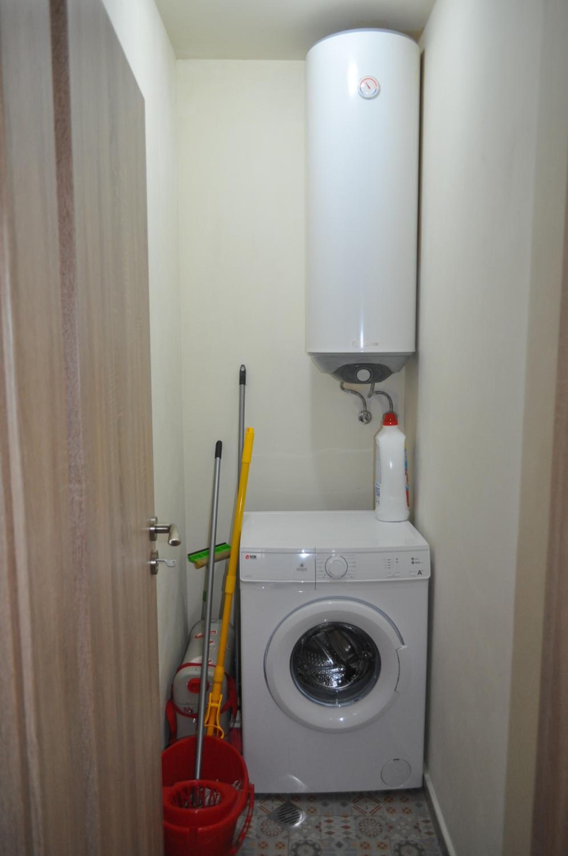One-Bedroom Apartment - Photo 18