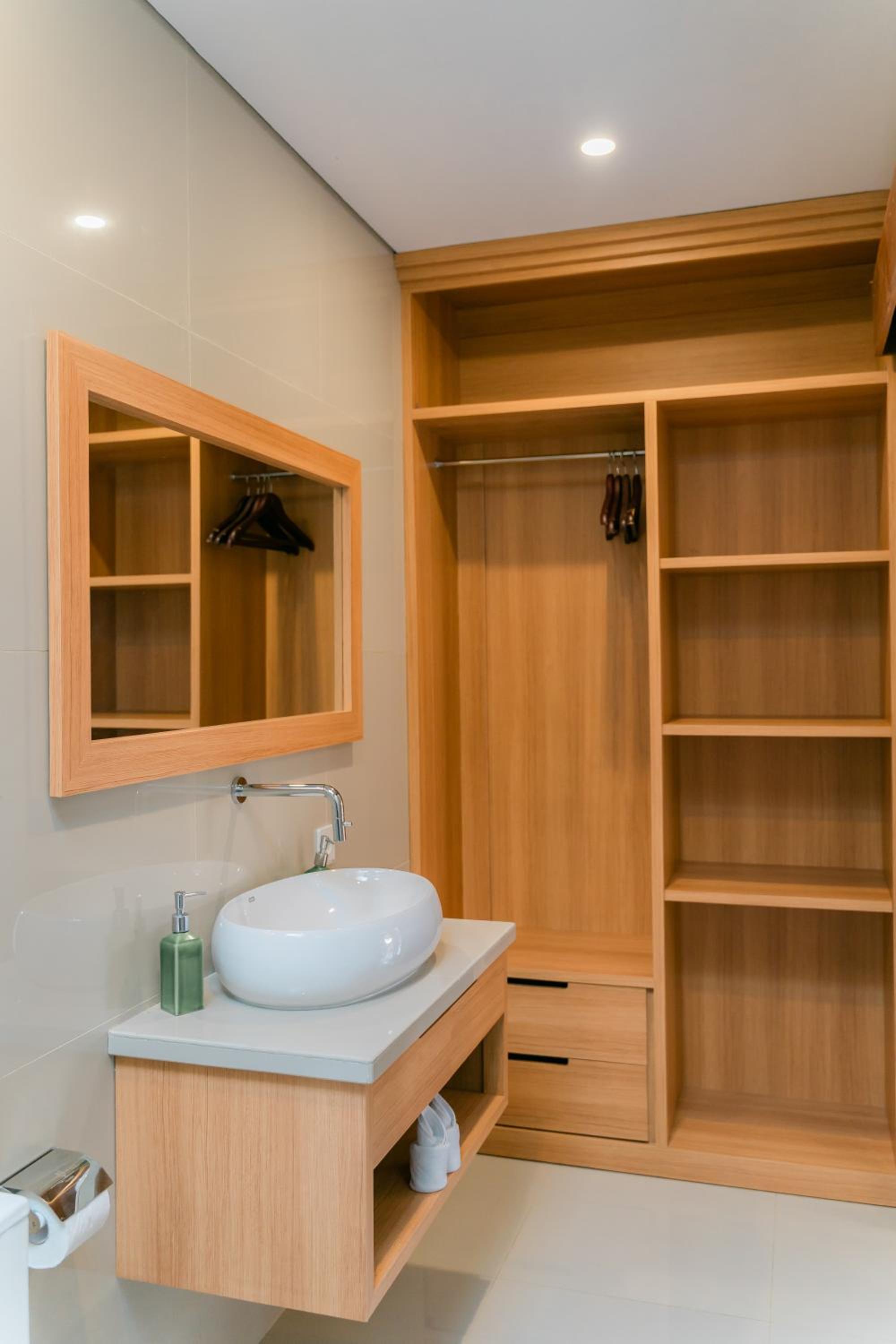 Deluxe Room - Photo 10