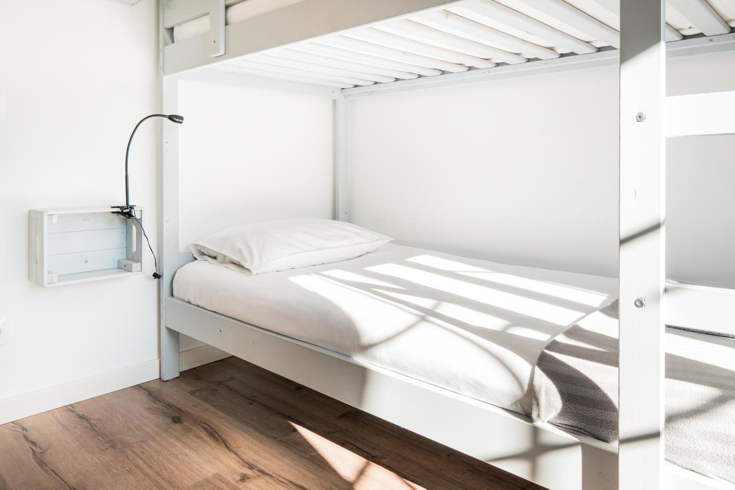 Bed in 4-Bed Mixed Dormitory Room photo 3