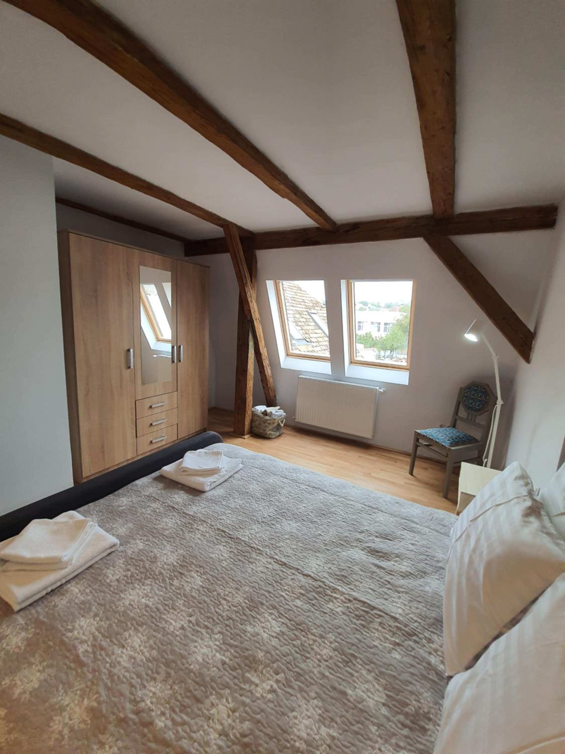 Apartment - Split Level - Photo 5