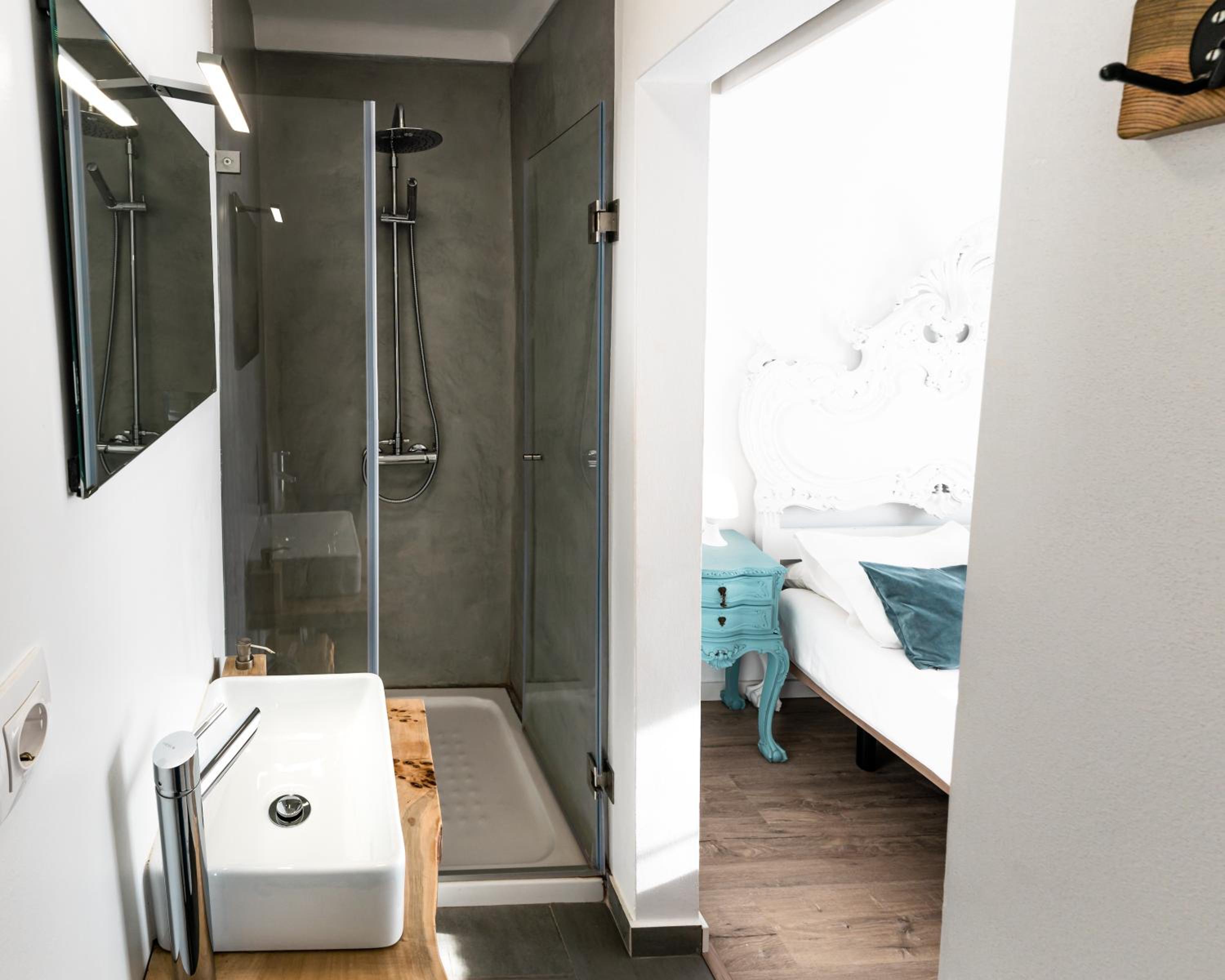 Double Room - Photo 7