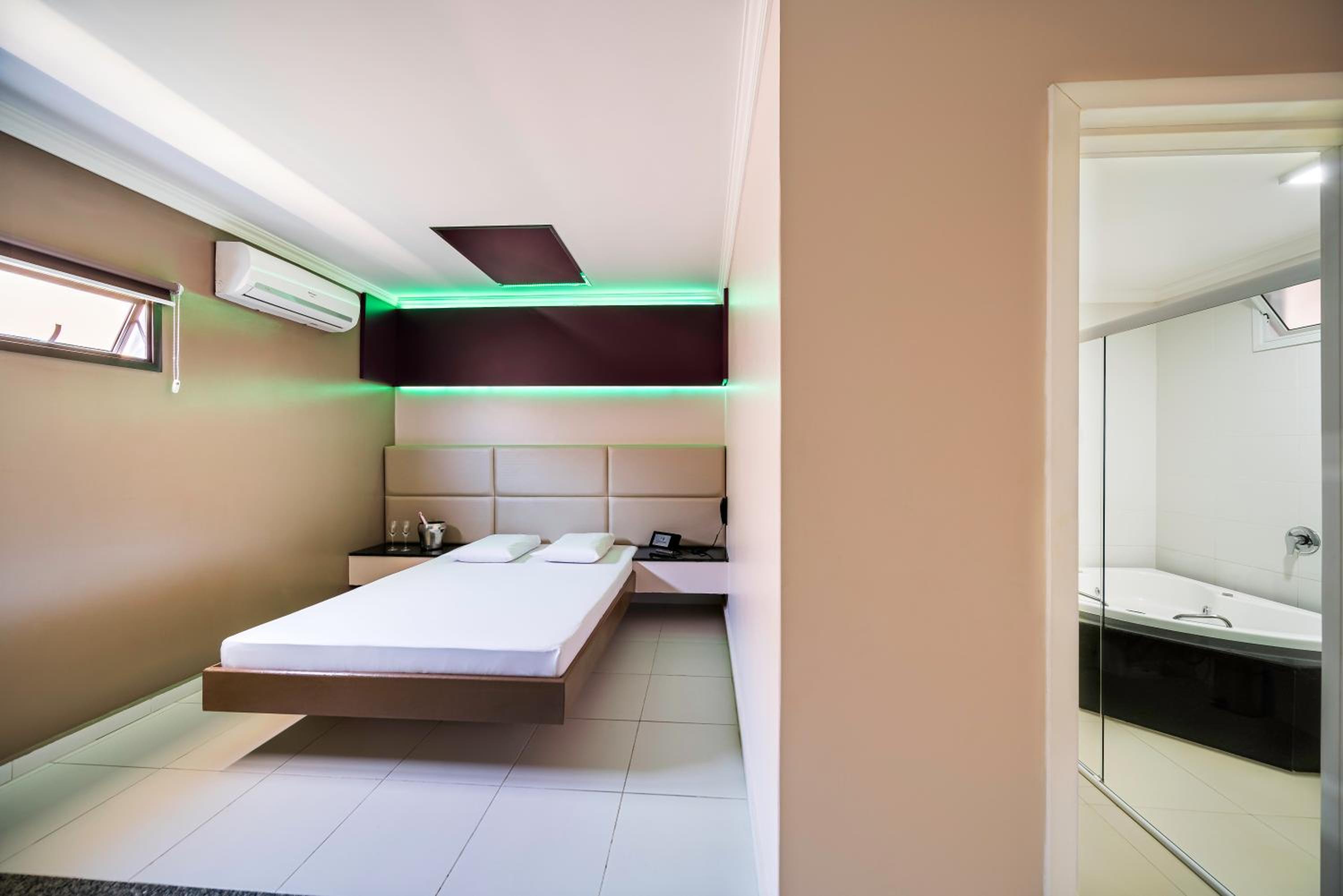Suite with Spa Bath