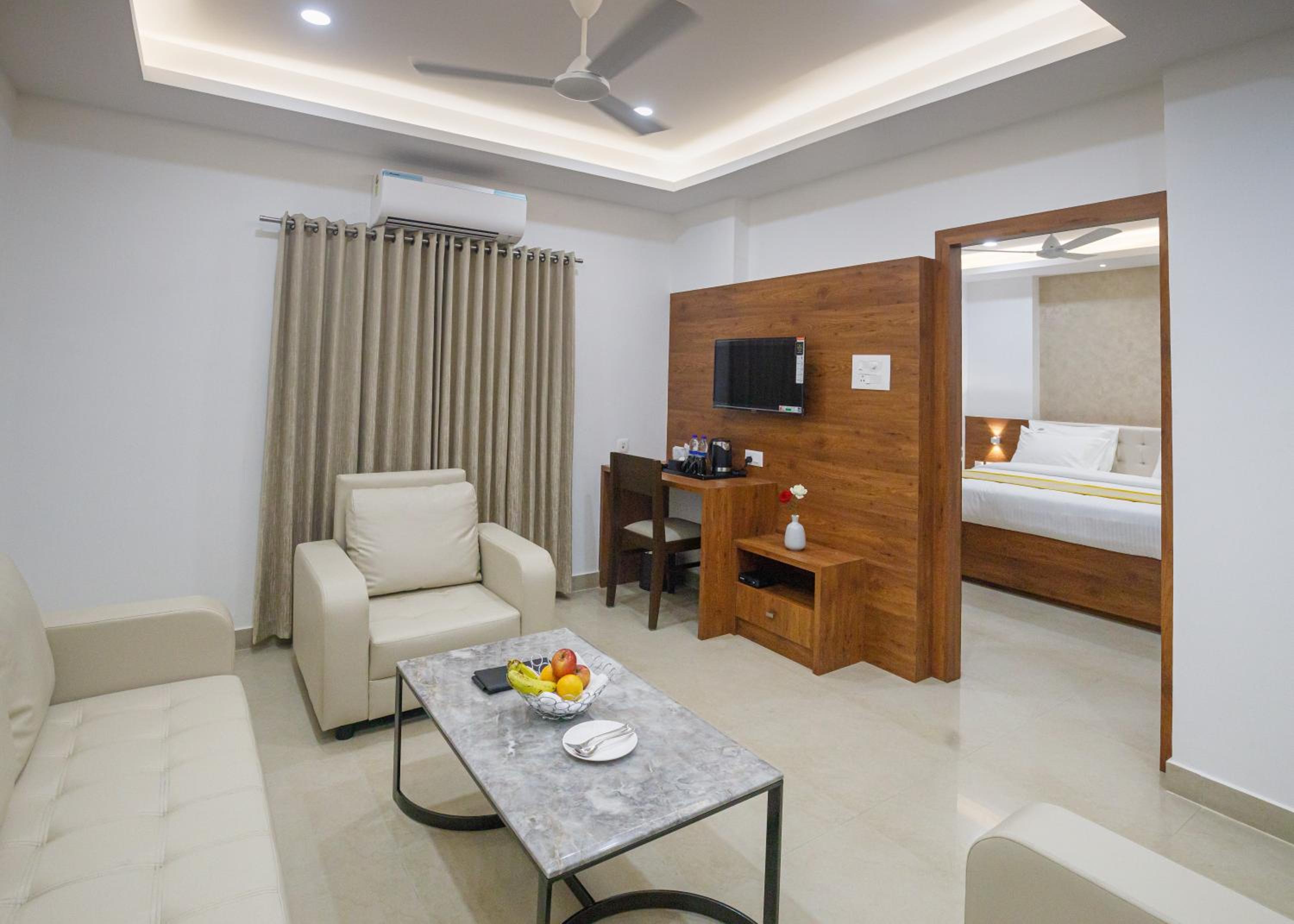 Suite - Photo 6