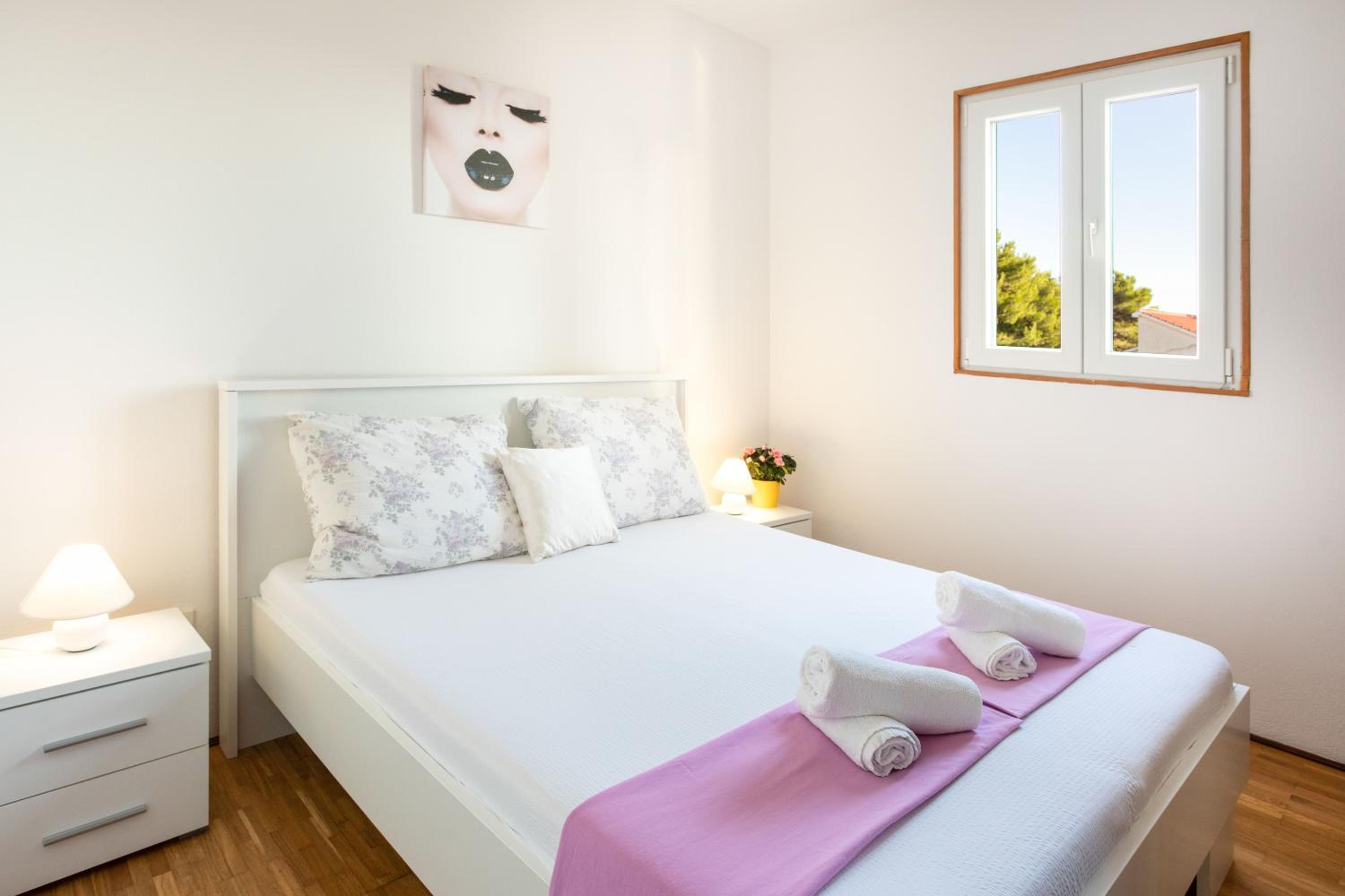 Two-Bedroom Apartment with Terrace and Sea View photo 3