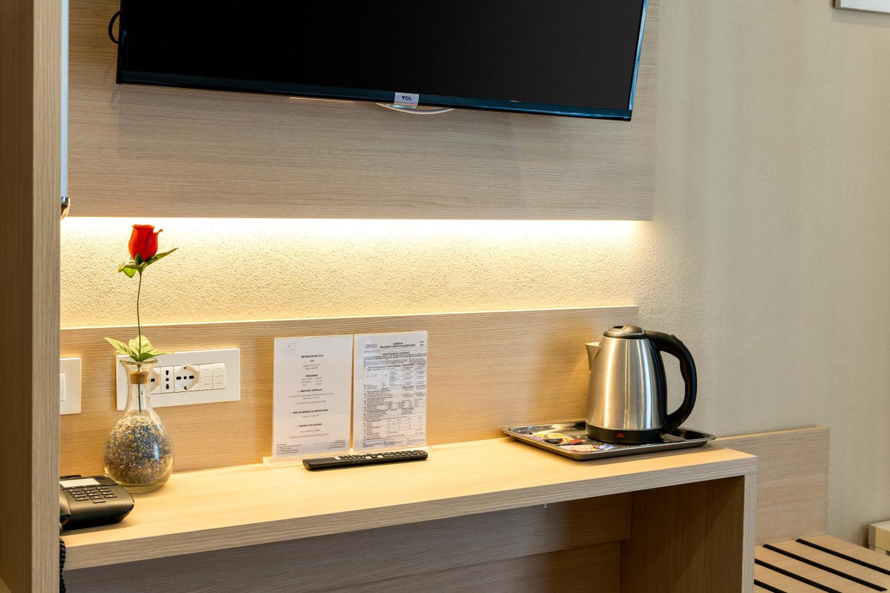 Standard Double Room - Photo 4