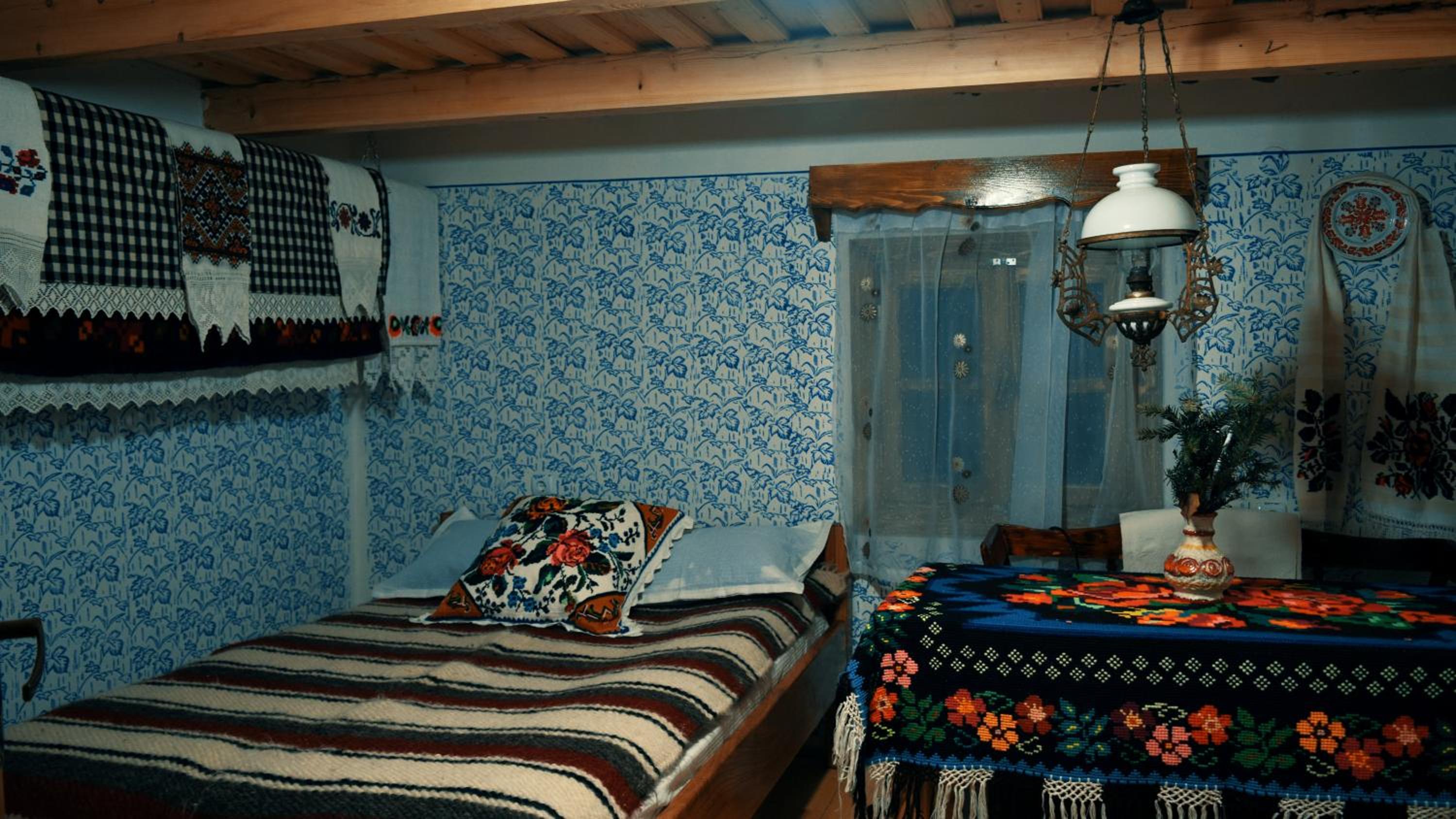 Three-Bedroom House - Photo 27