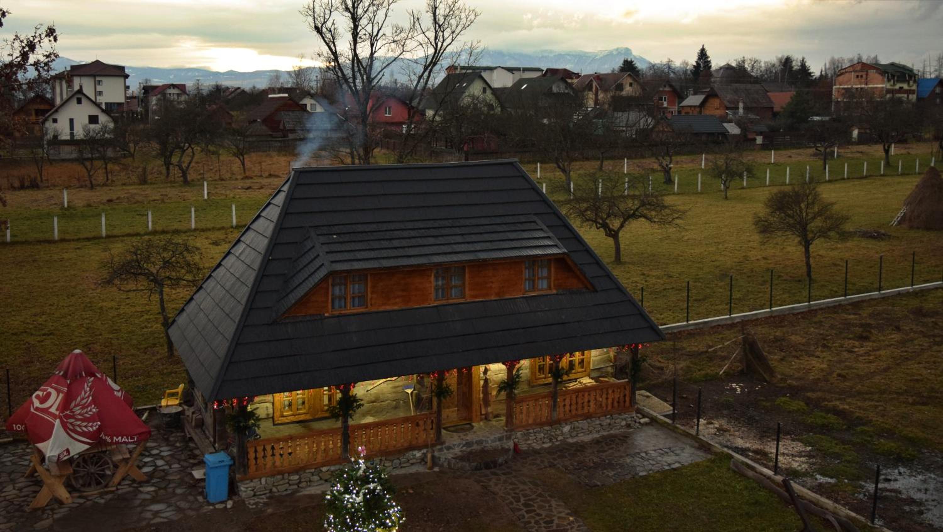 Three-Bedroom House - Photo 38