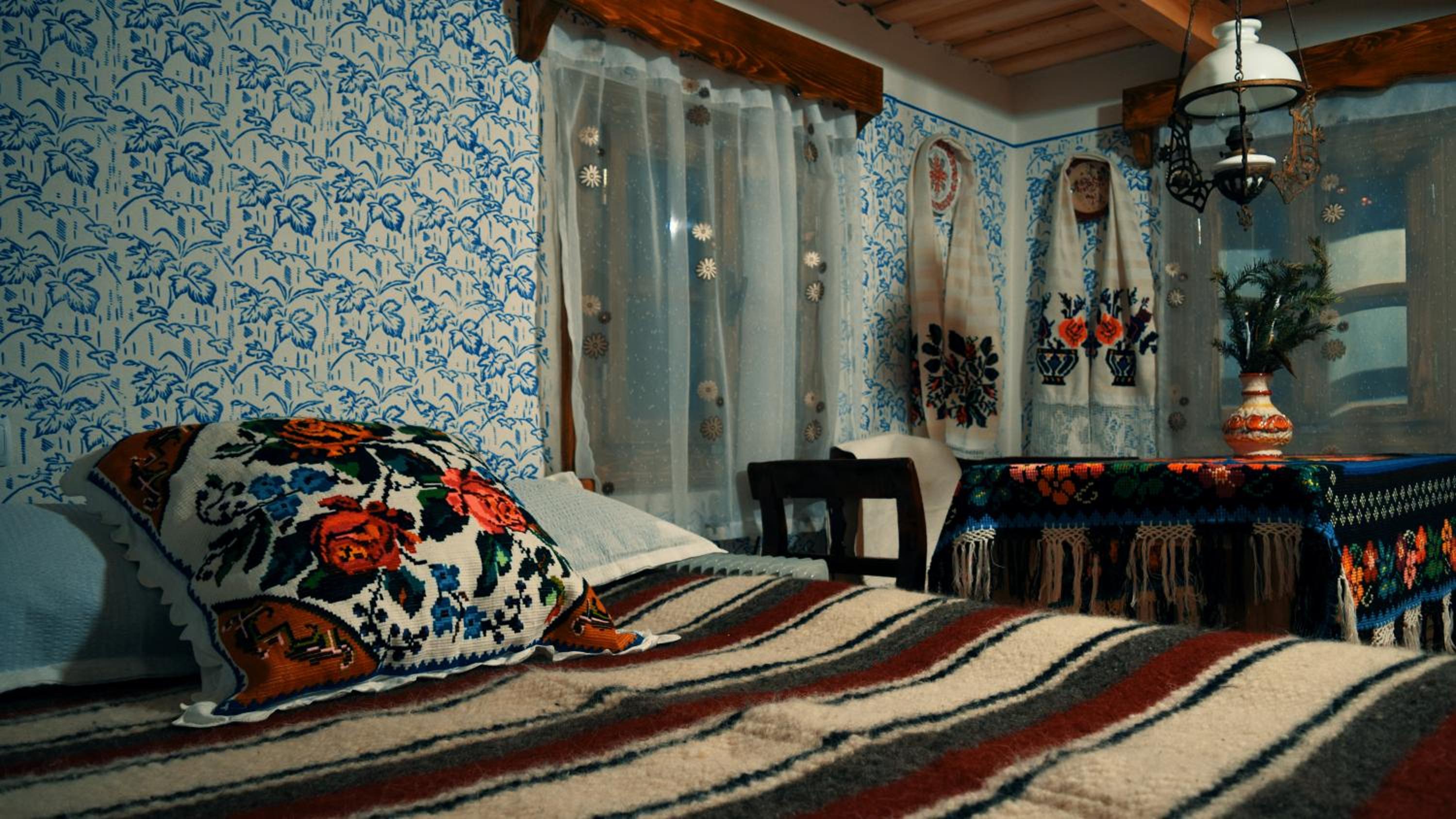 Three-Bedroom House - Photo 11