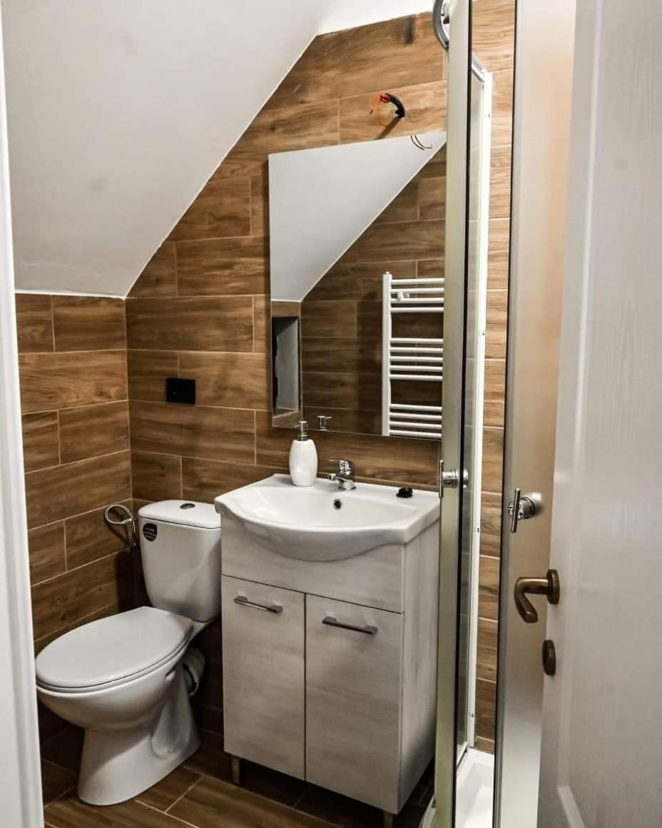 Double Room - Photo 2