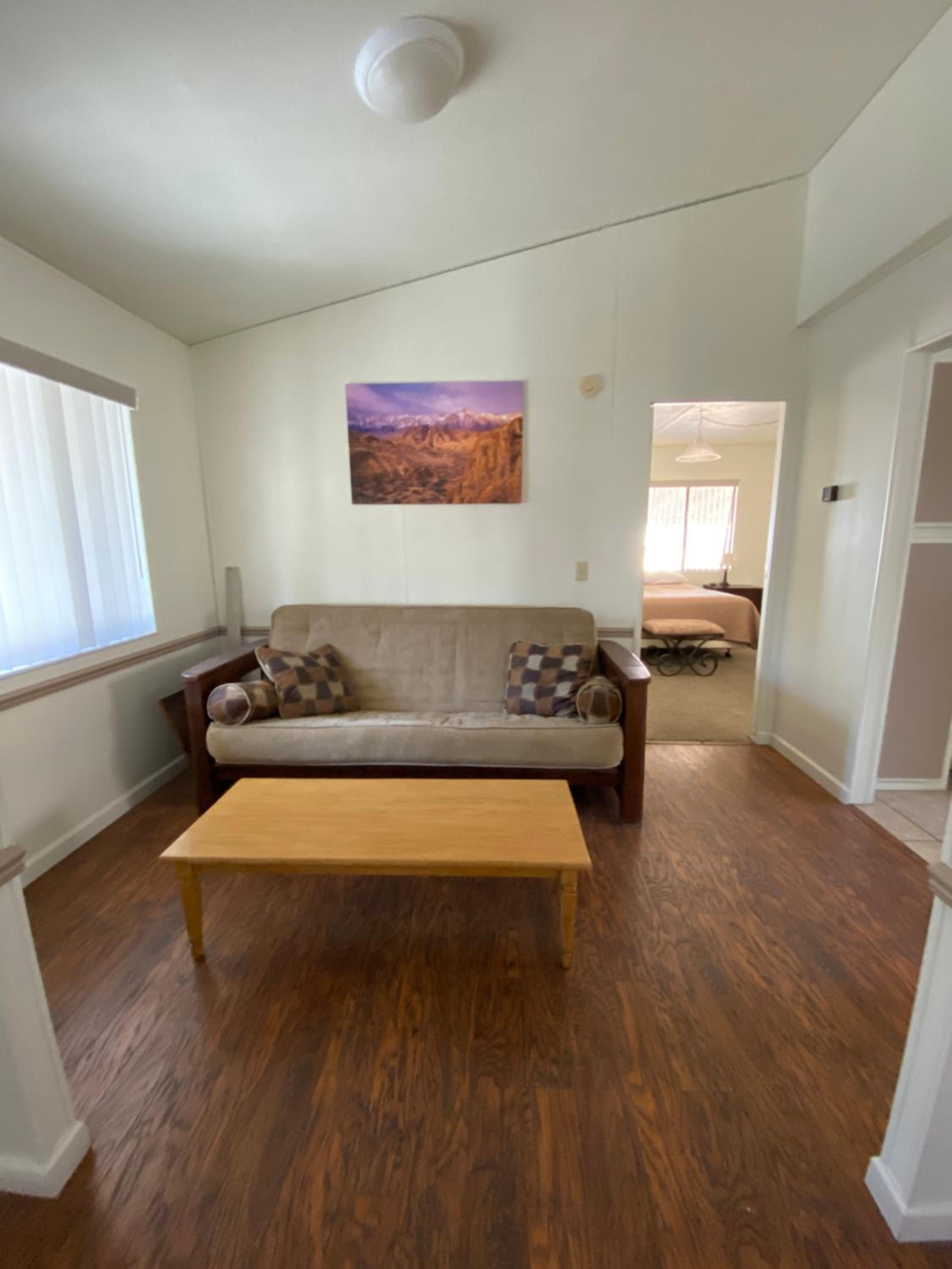 Mobile Home photo 3