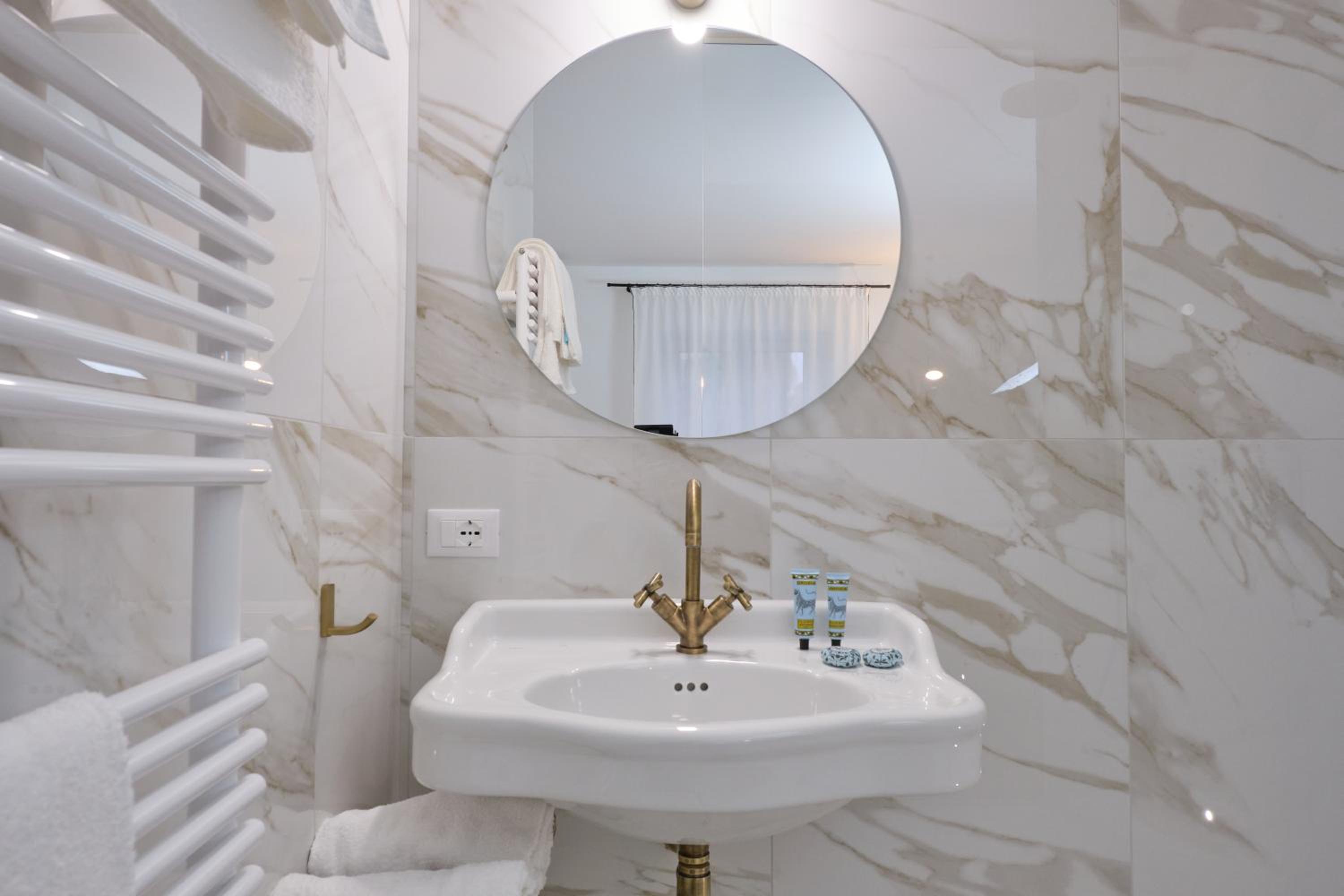 King Suite - Photo 6
