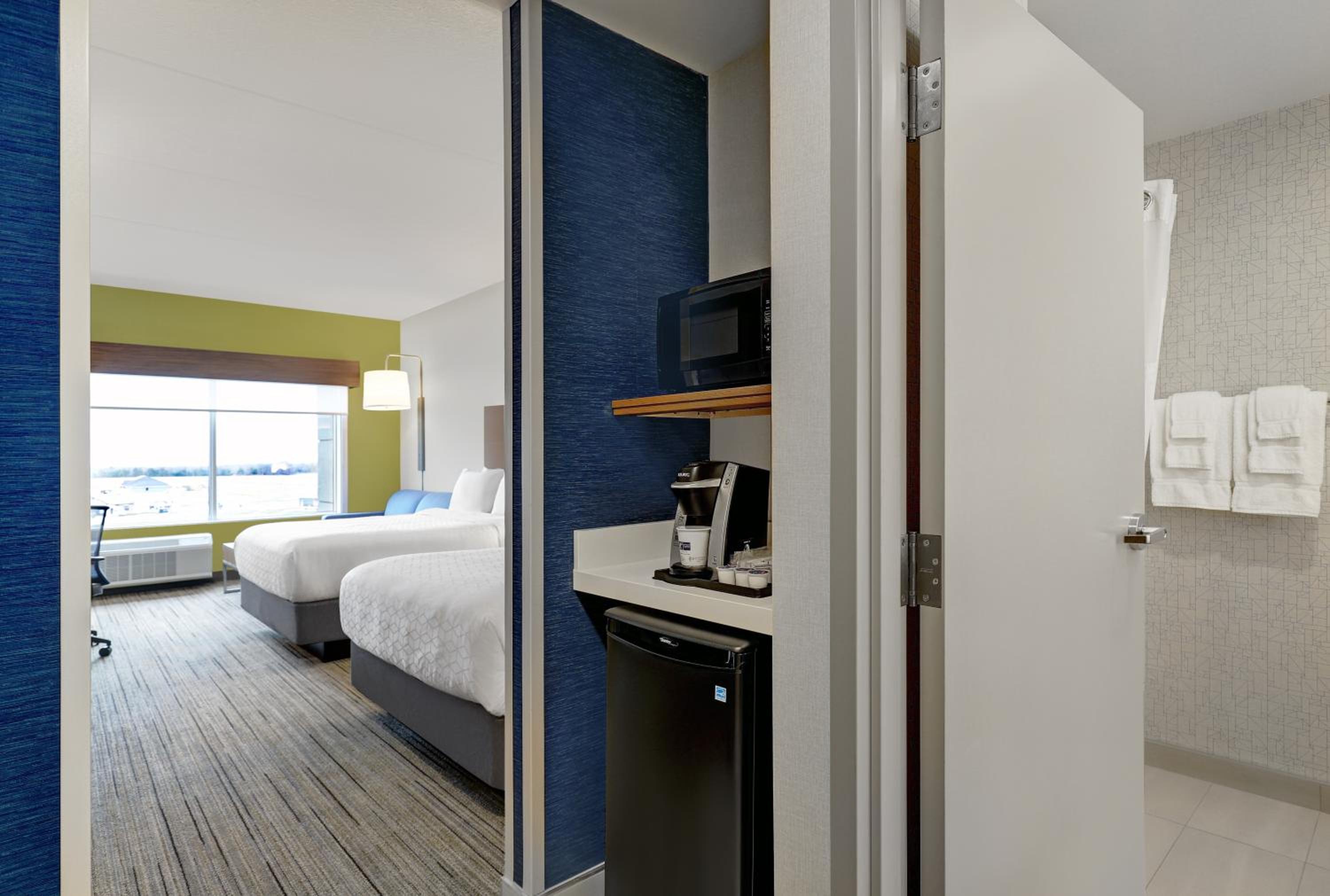 Suite with Two Queen Beds - Photo 1