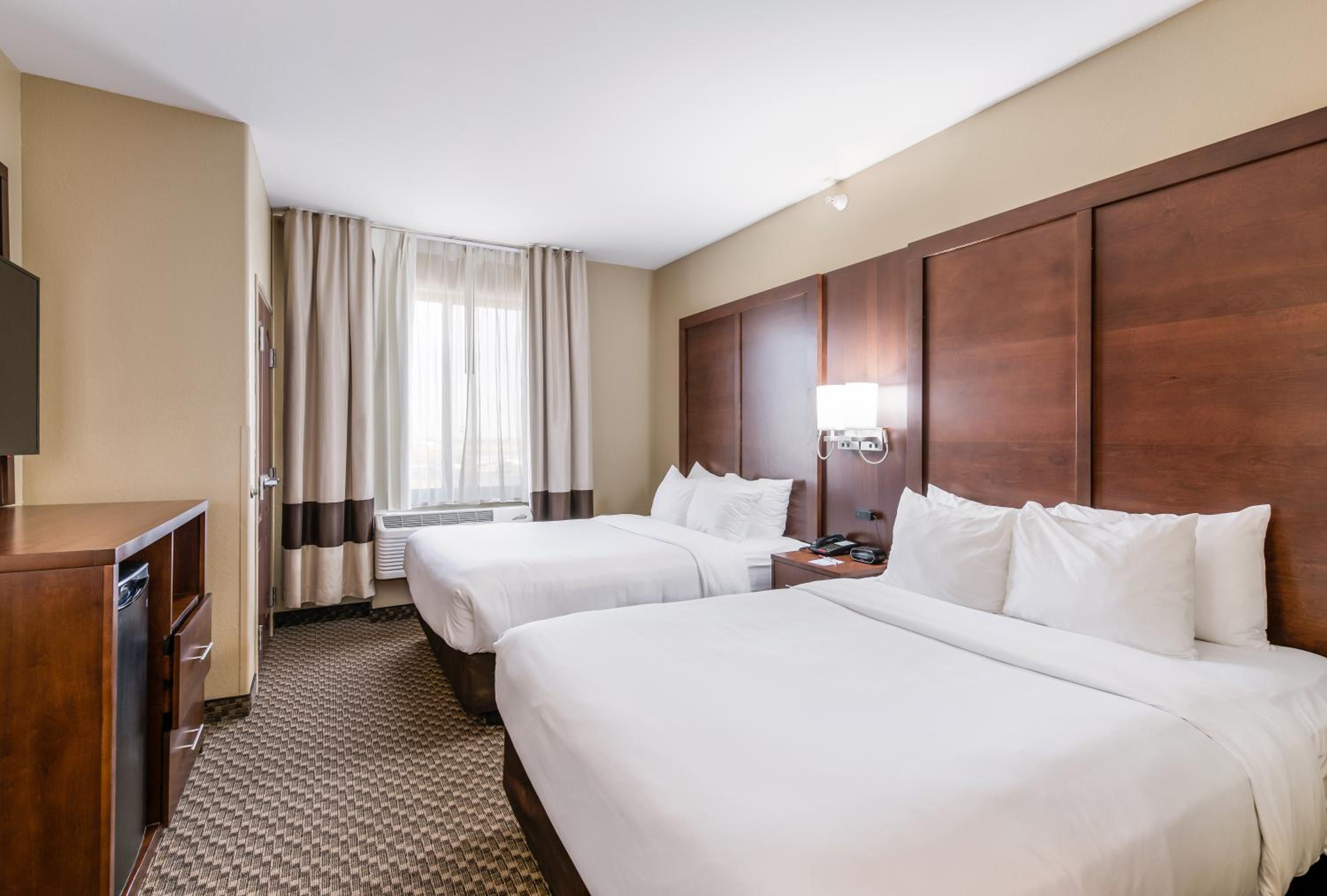 Queen Suite with Two Queen Beds - Non-Smoking