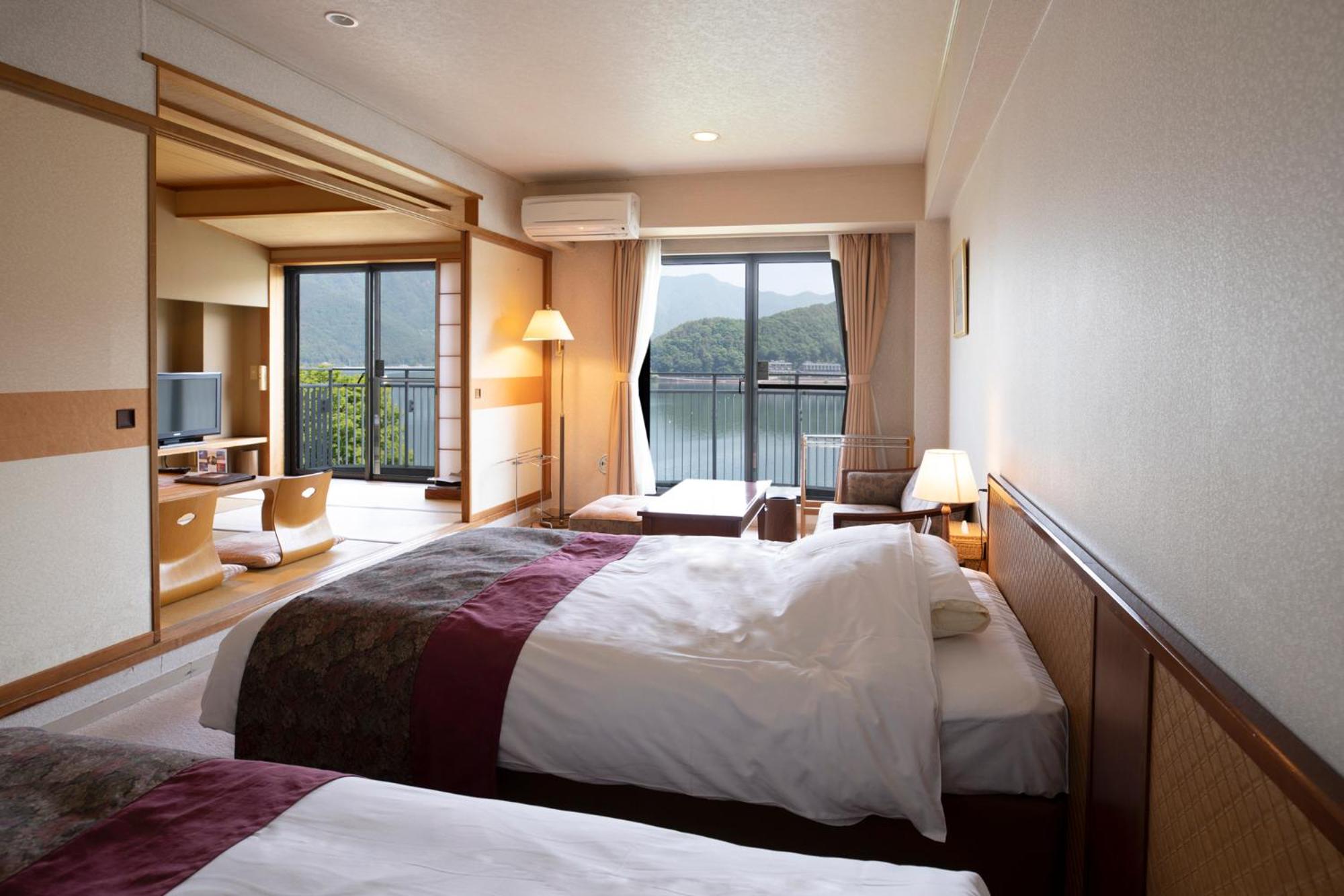 Superior Room with Tatami Area and Lake View - Non-Smoking - East Building