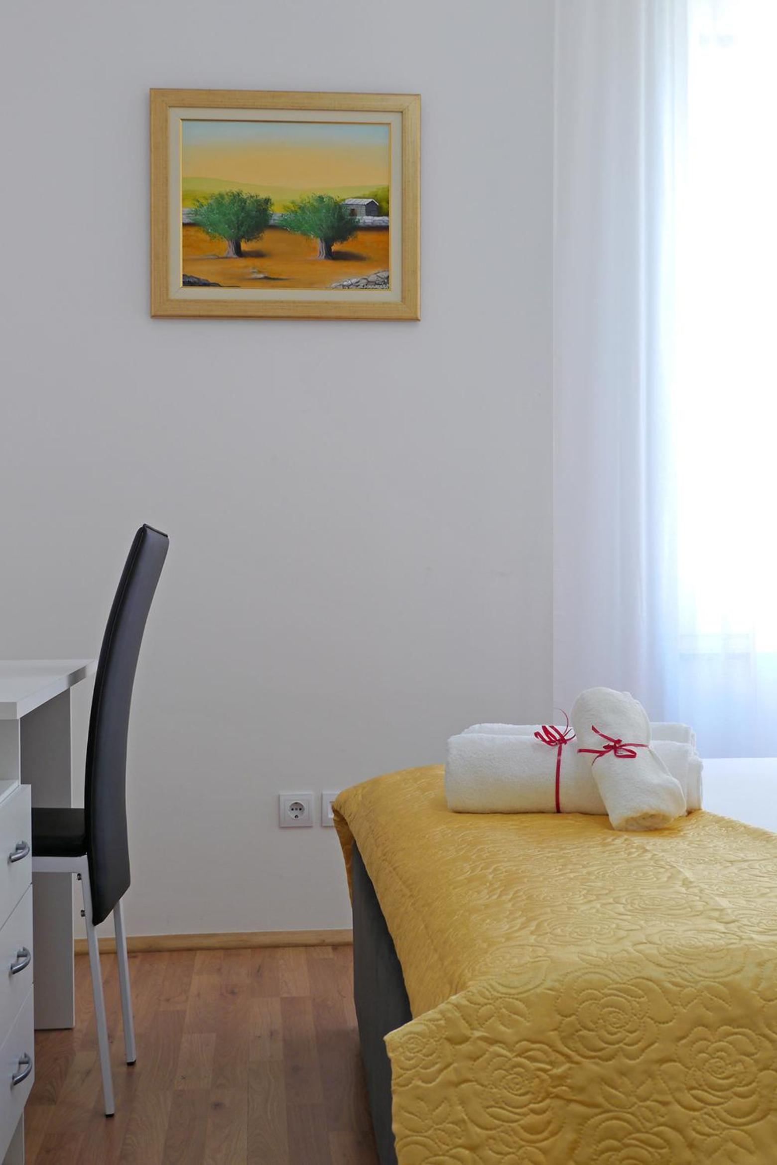 Double Room - Photo 8