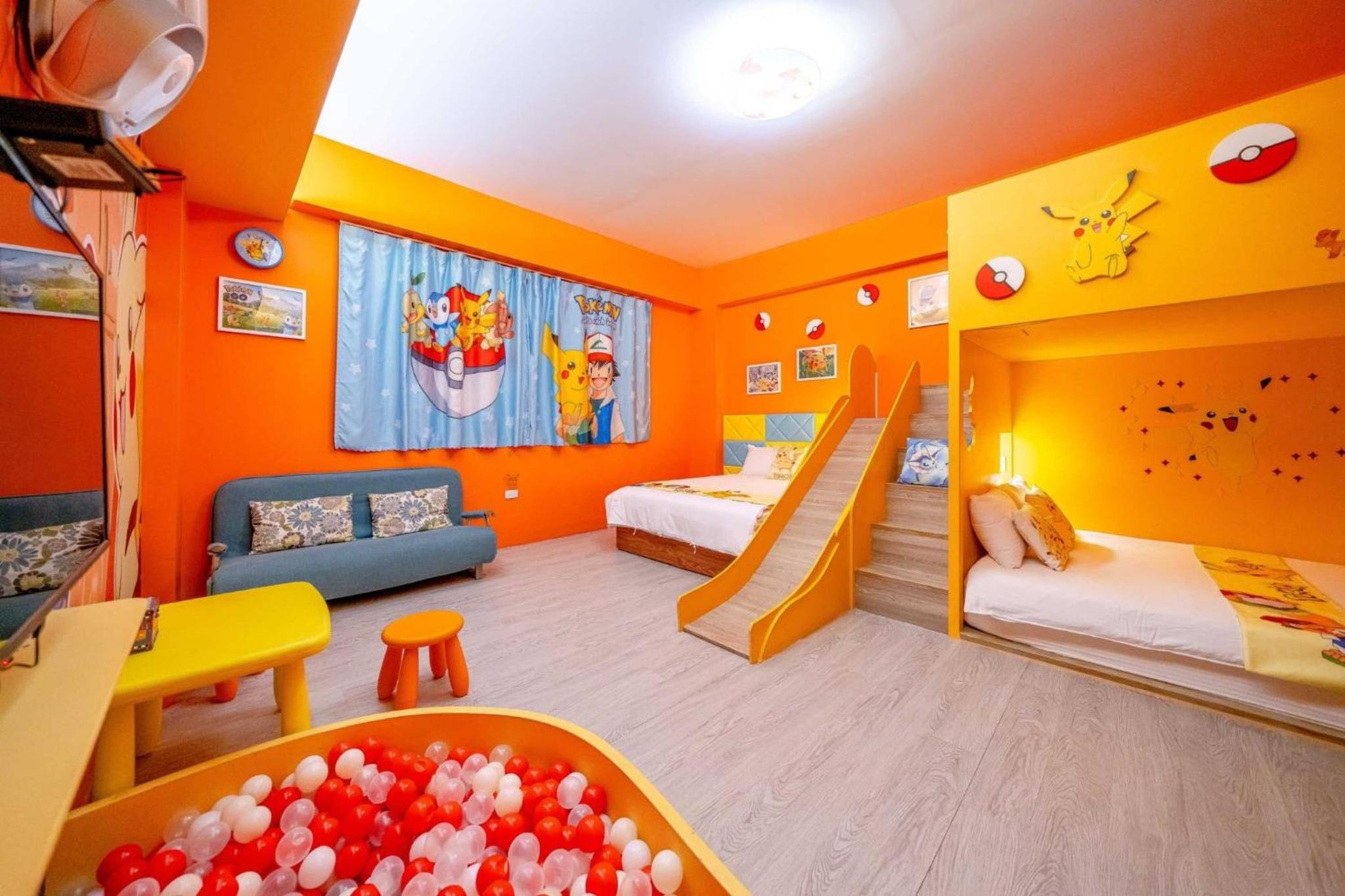 Deluxe Family Suite - Photo 2