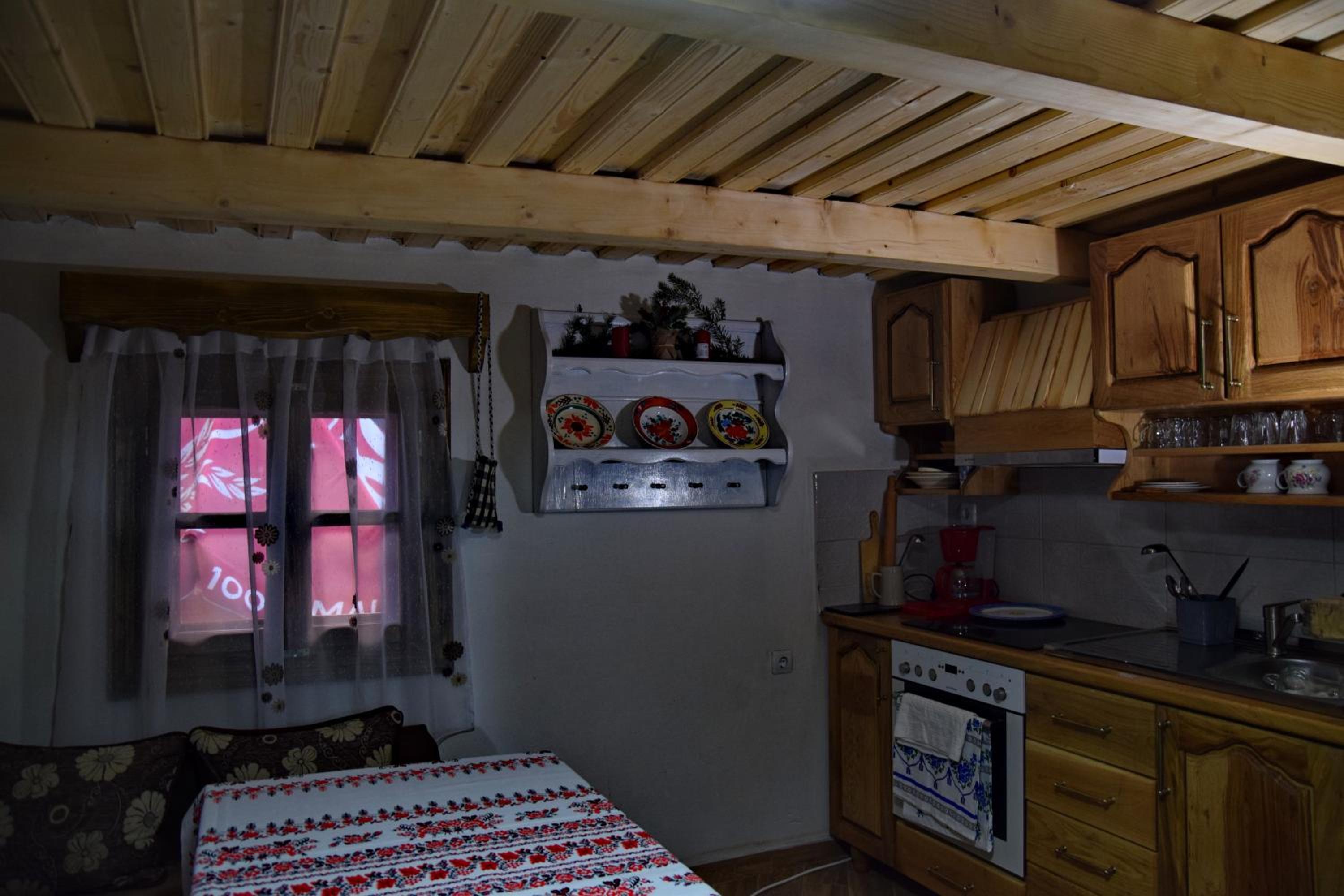 Three-Bedroom House - Photo 4