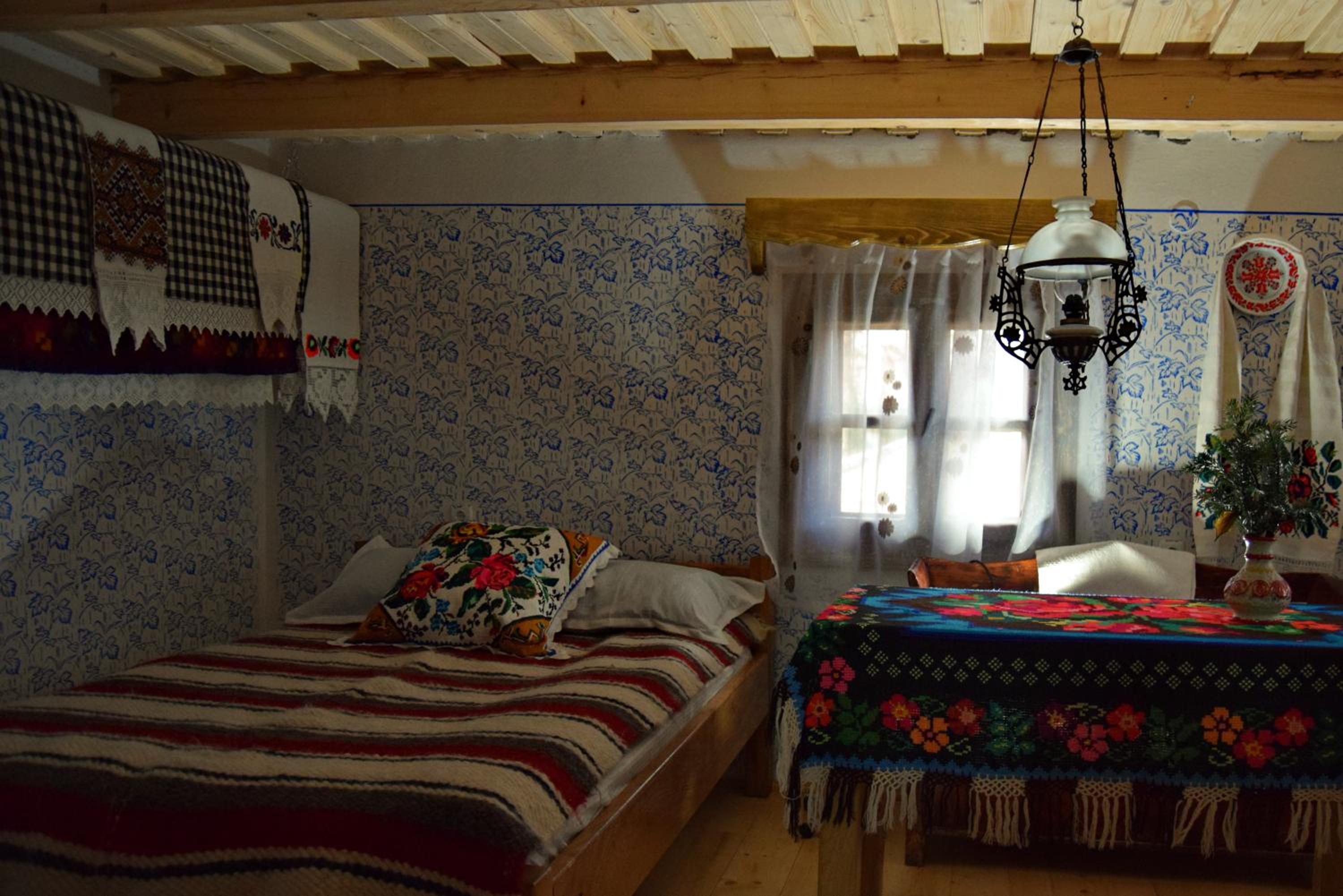 Three-Bedroom House - Photo 7