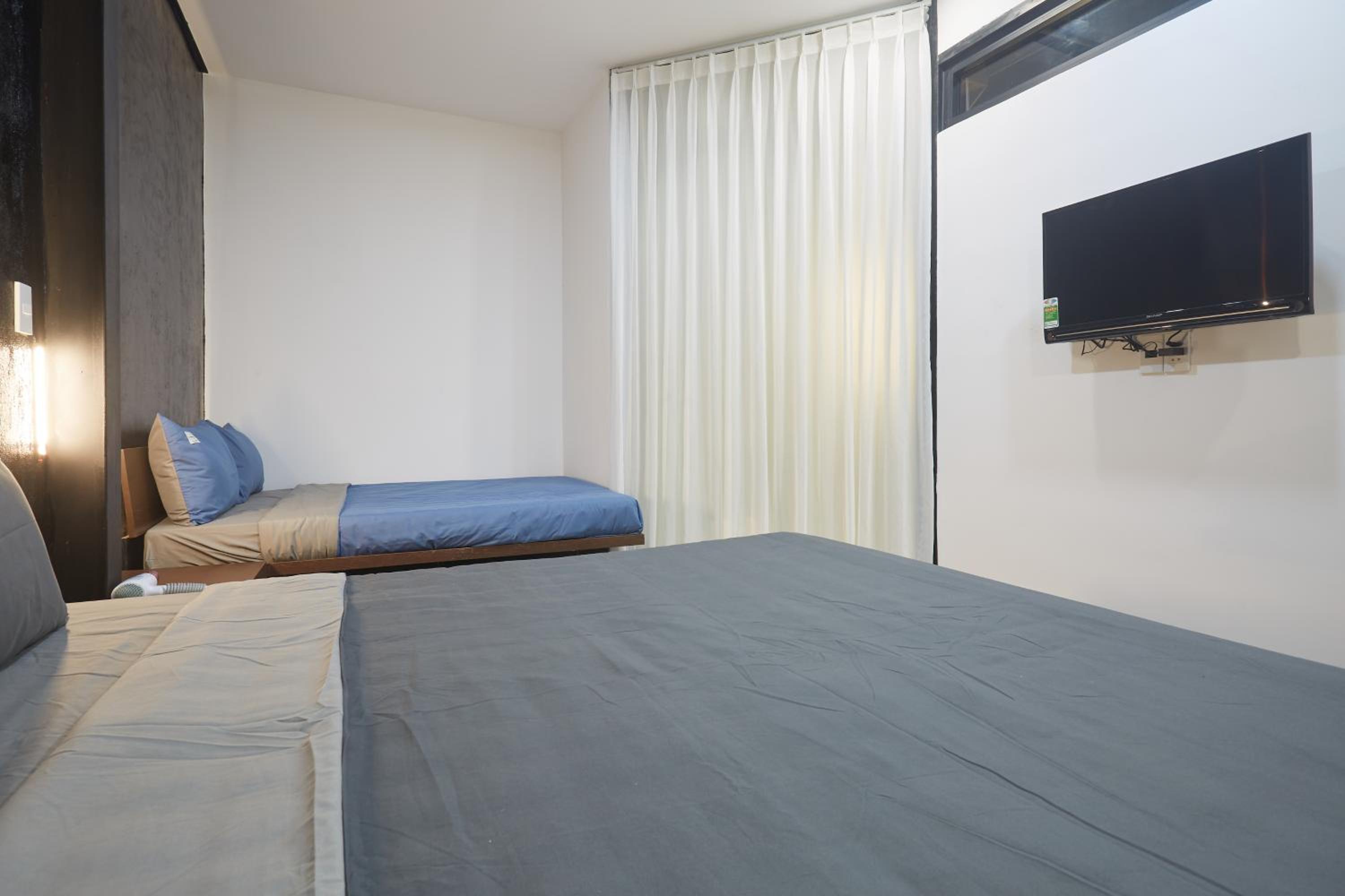 Triple Room with Private Bathroom - Photo 3