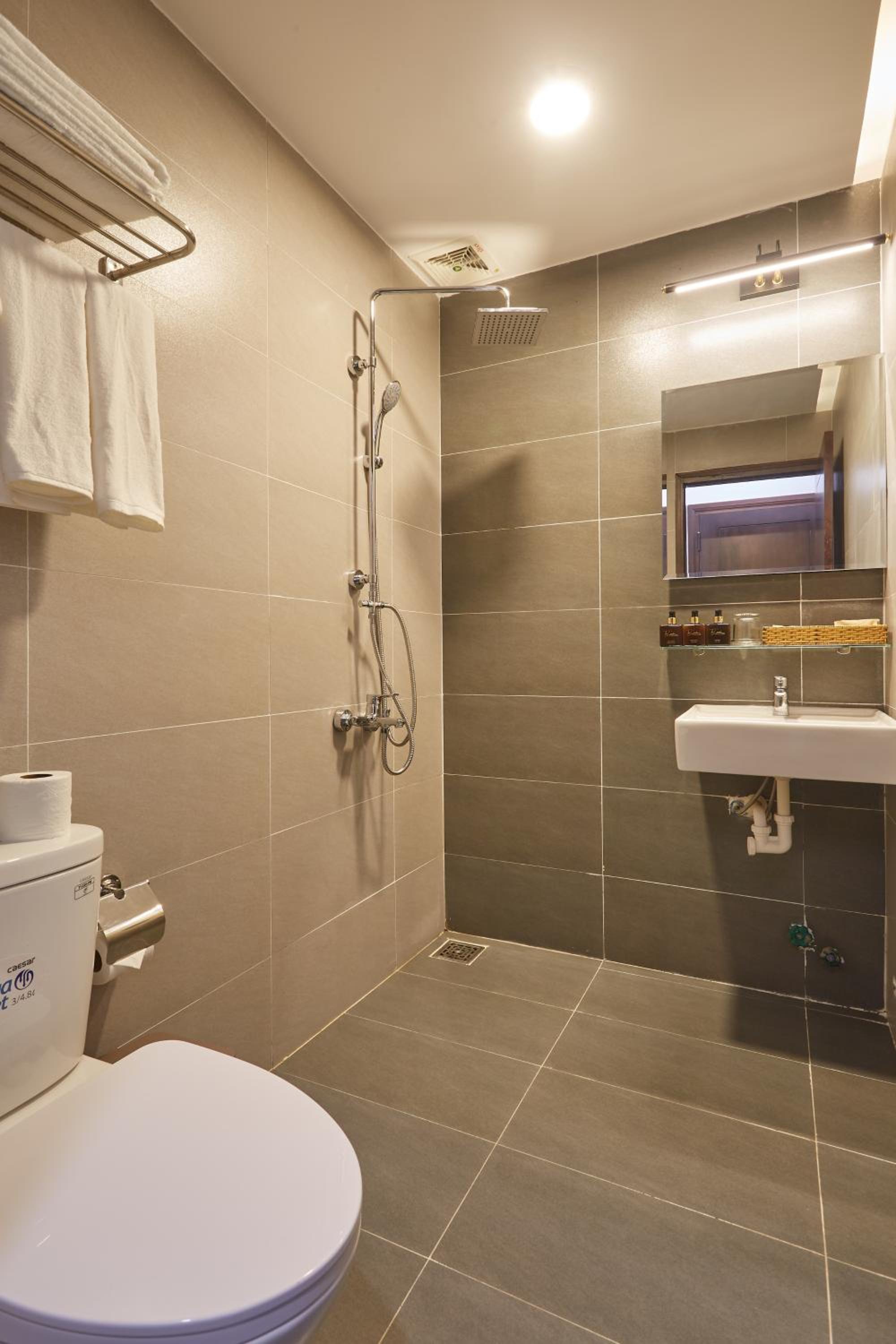 Triple Room with Private Bathroom - Photo 5