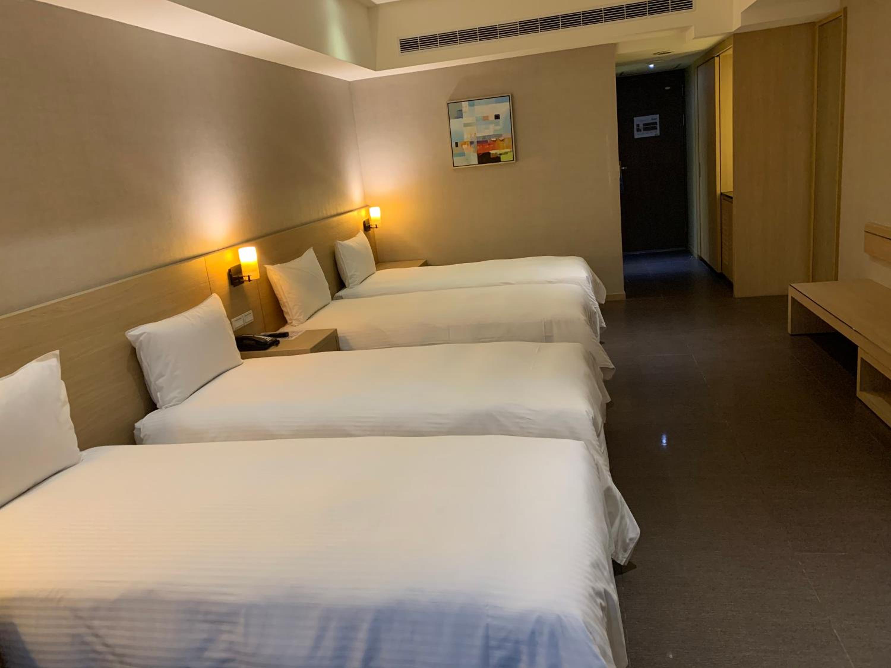Elite Quadruple Room