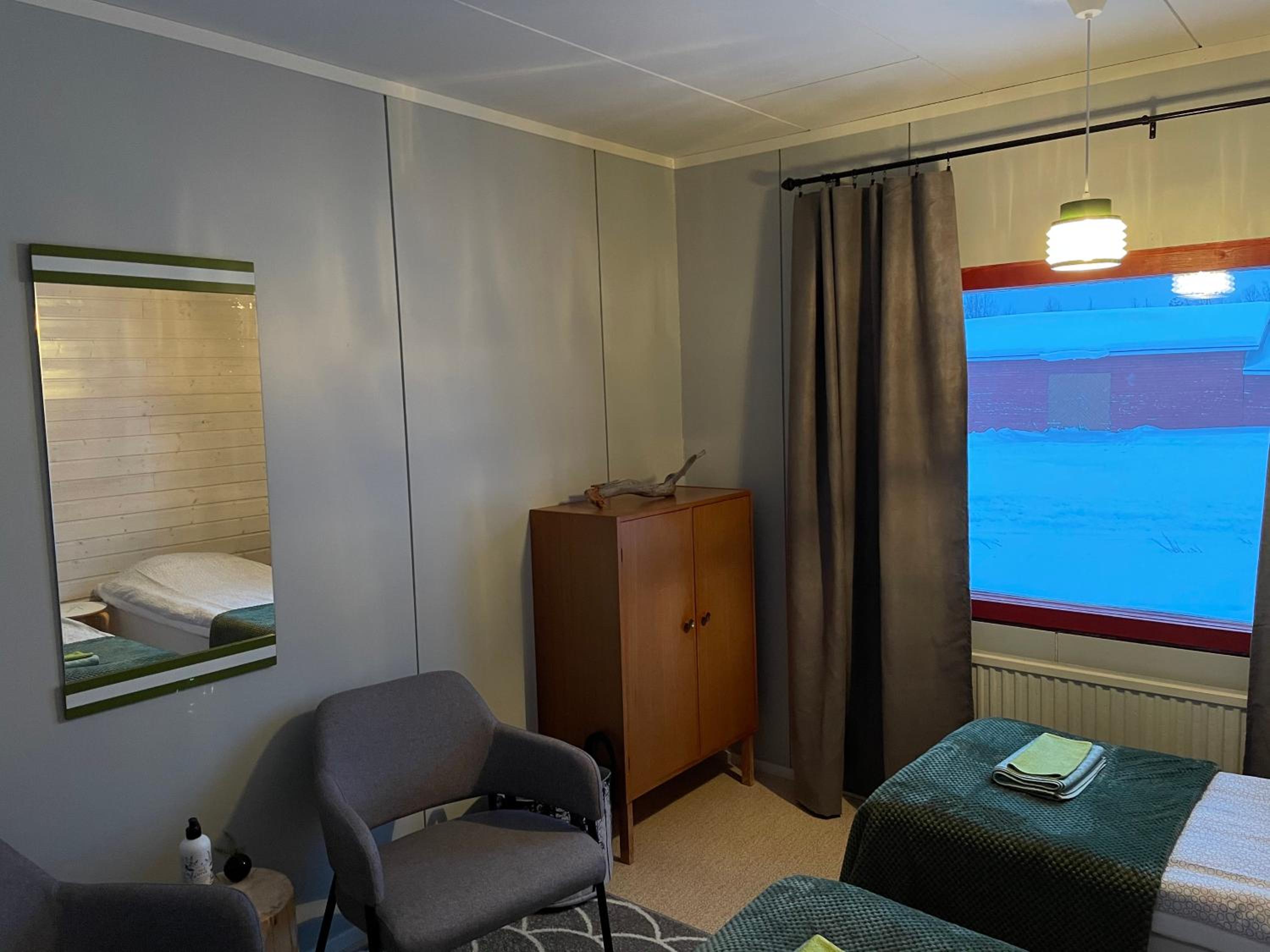 Twin Room with Shared Bathroom photo 3