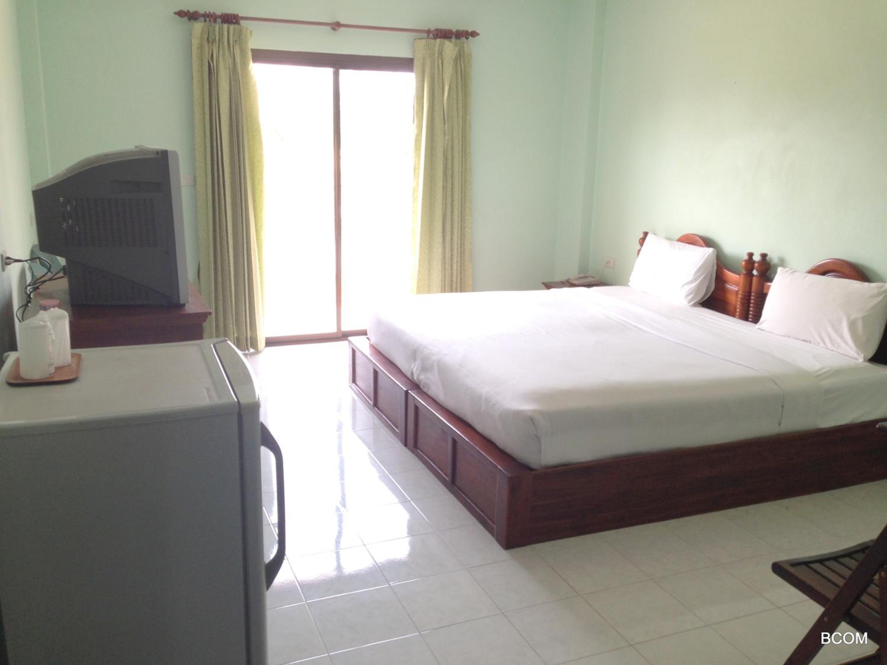 Standard Double Room - Photo 15