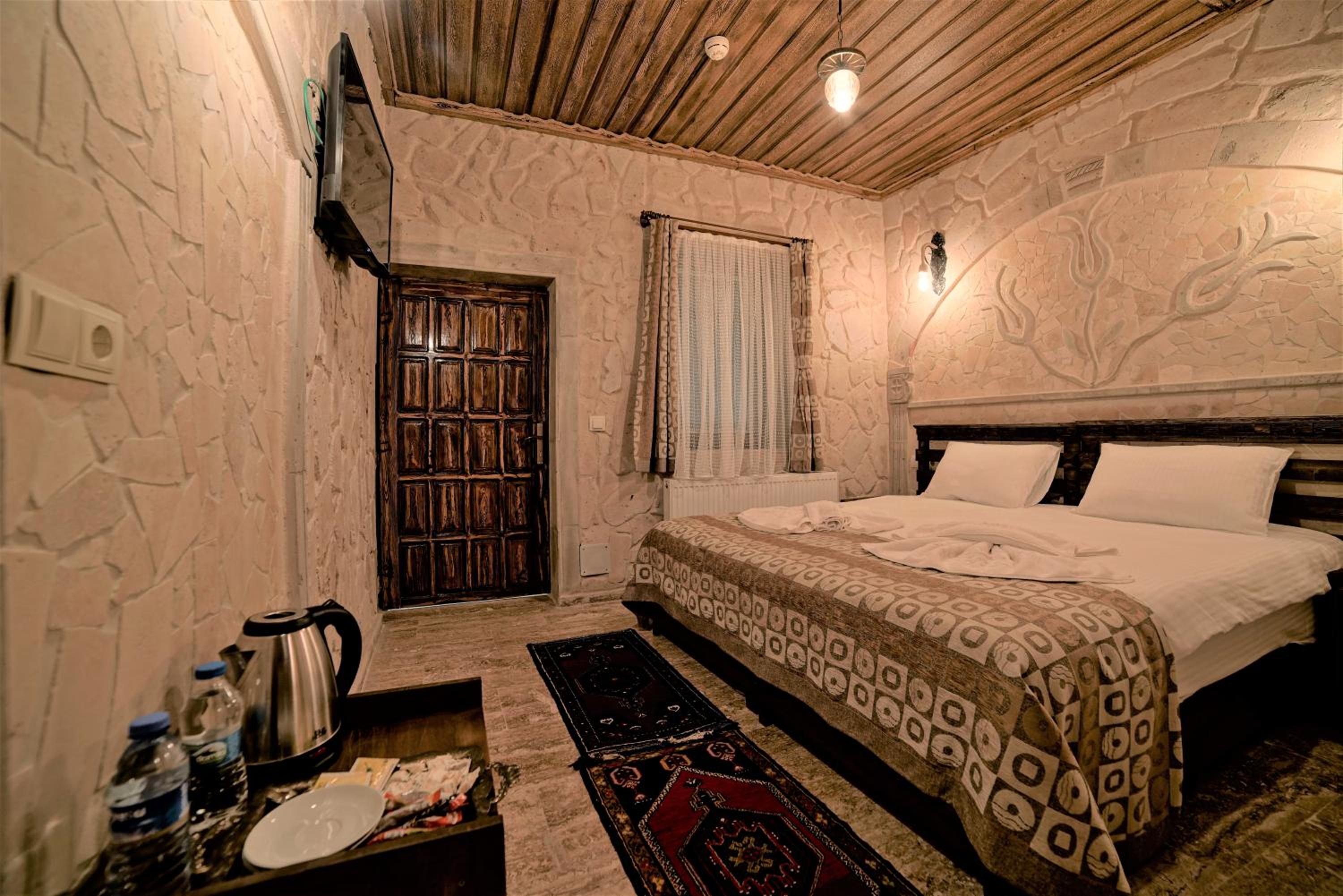 Standard Double Room - Photo 6