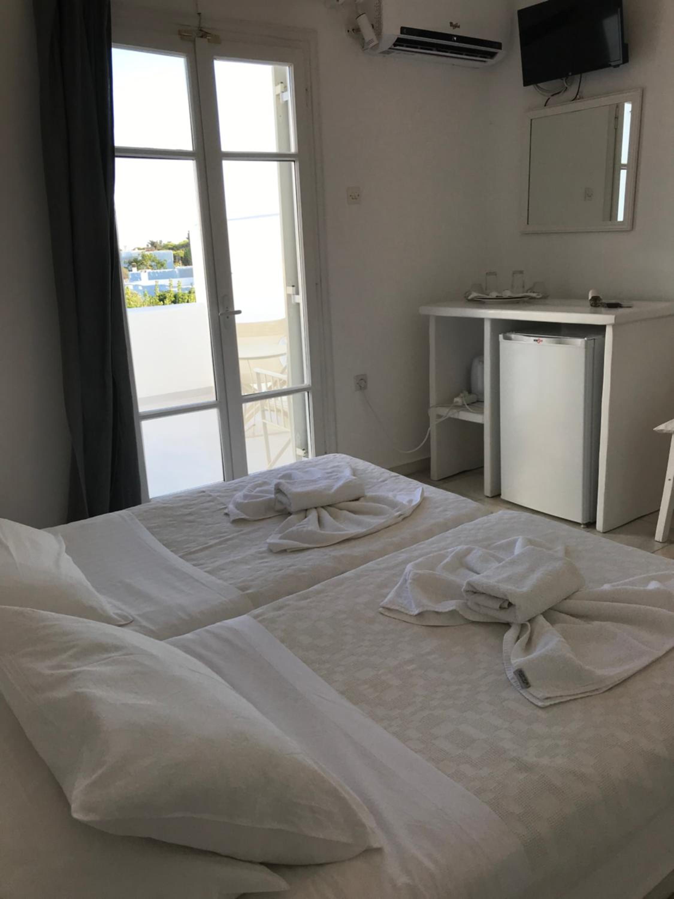 Standard Double Room - Photo 7