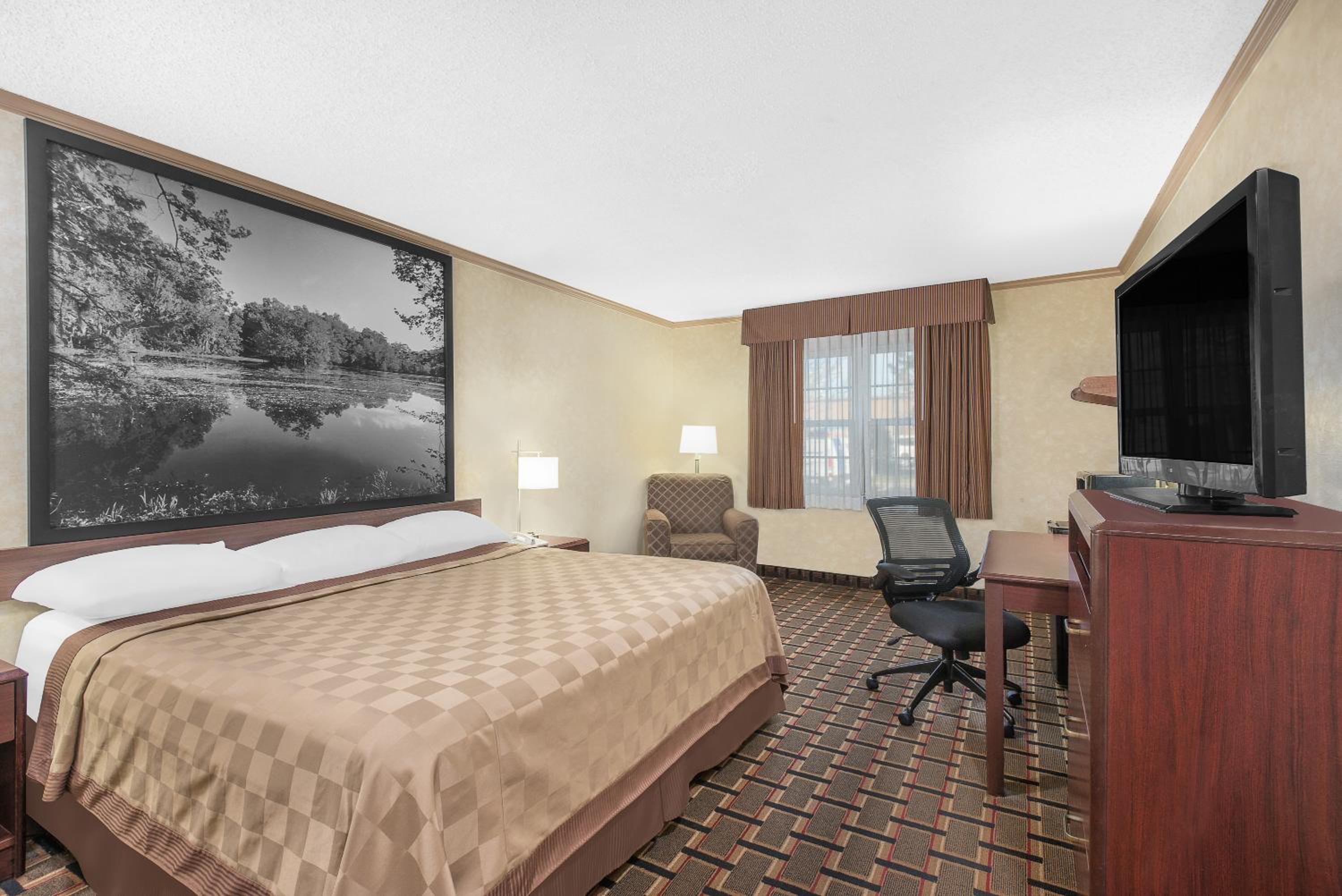 King Room - Non-Smoking photo 2