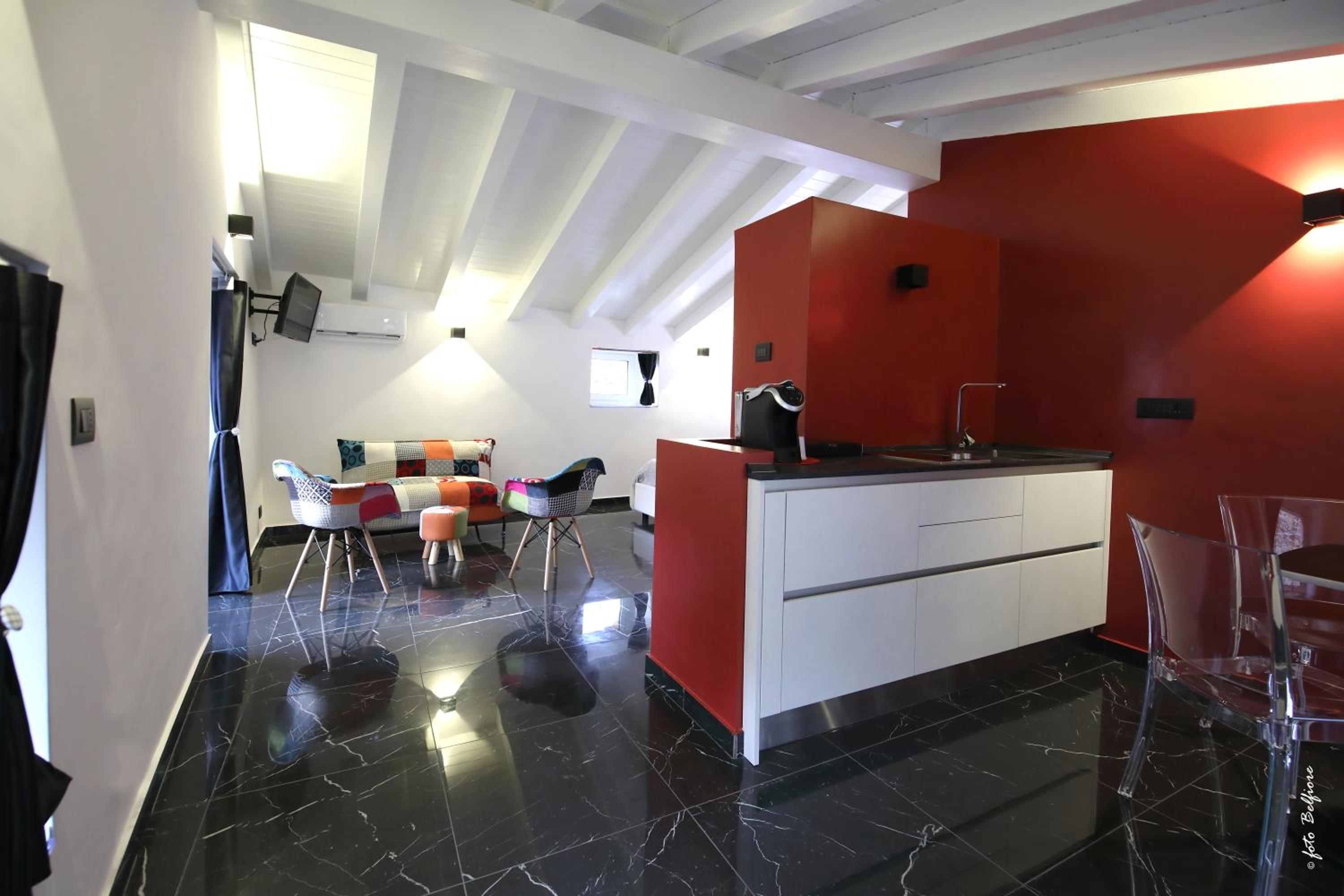 One-Bedroom House - Photo 10
