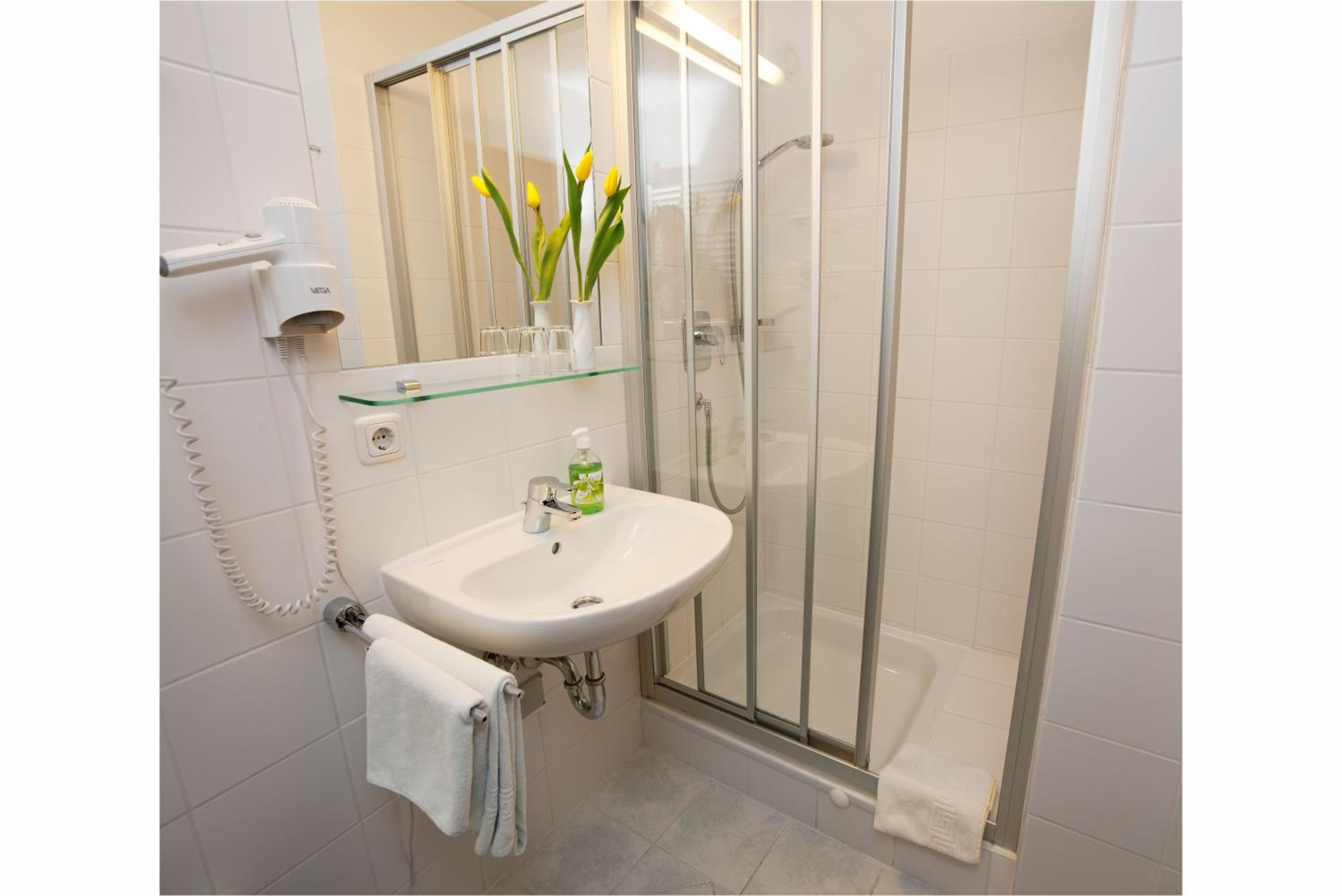 Standard Room photo 3
