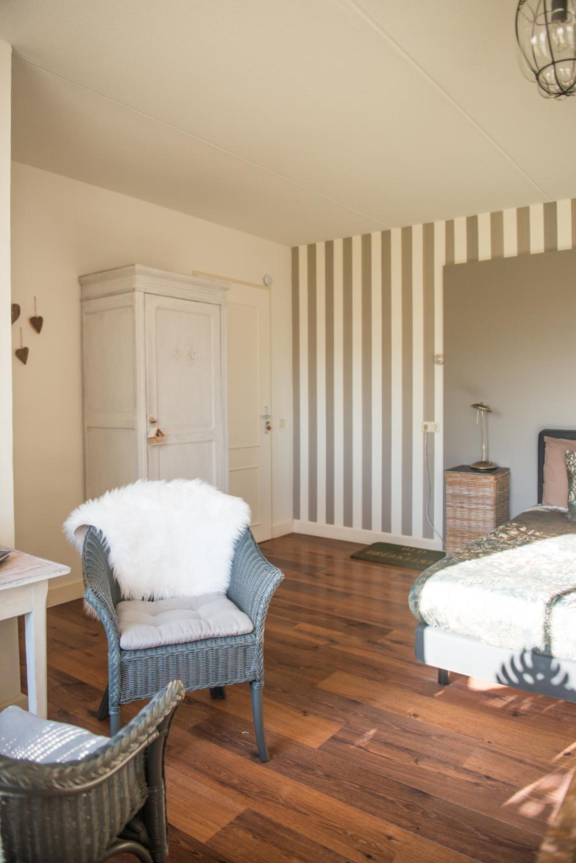 Twin Room with Private Bathroom photo 2