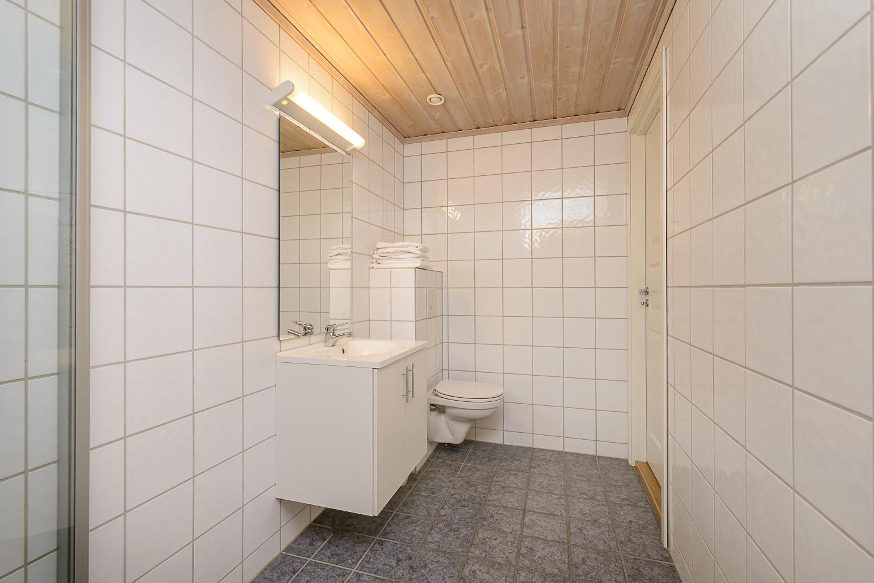 Apartment with Mountain View - Photo 3