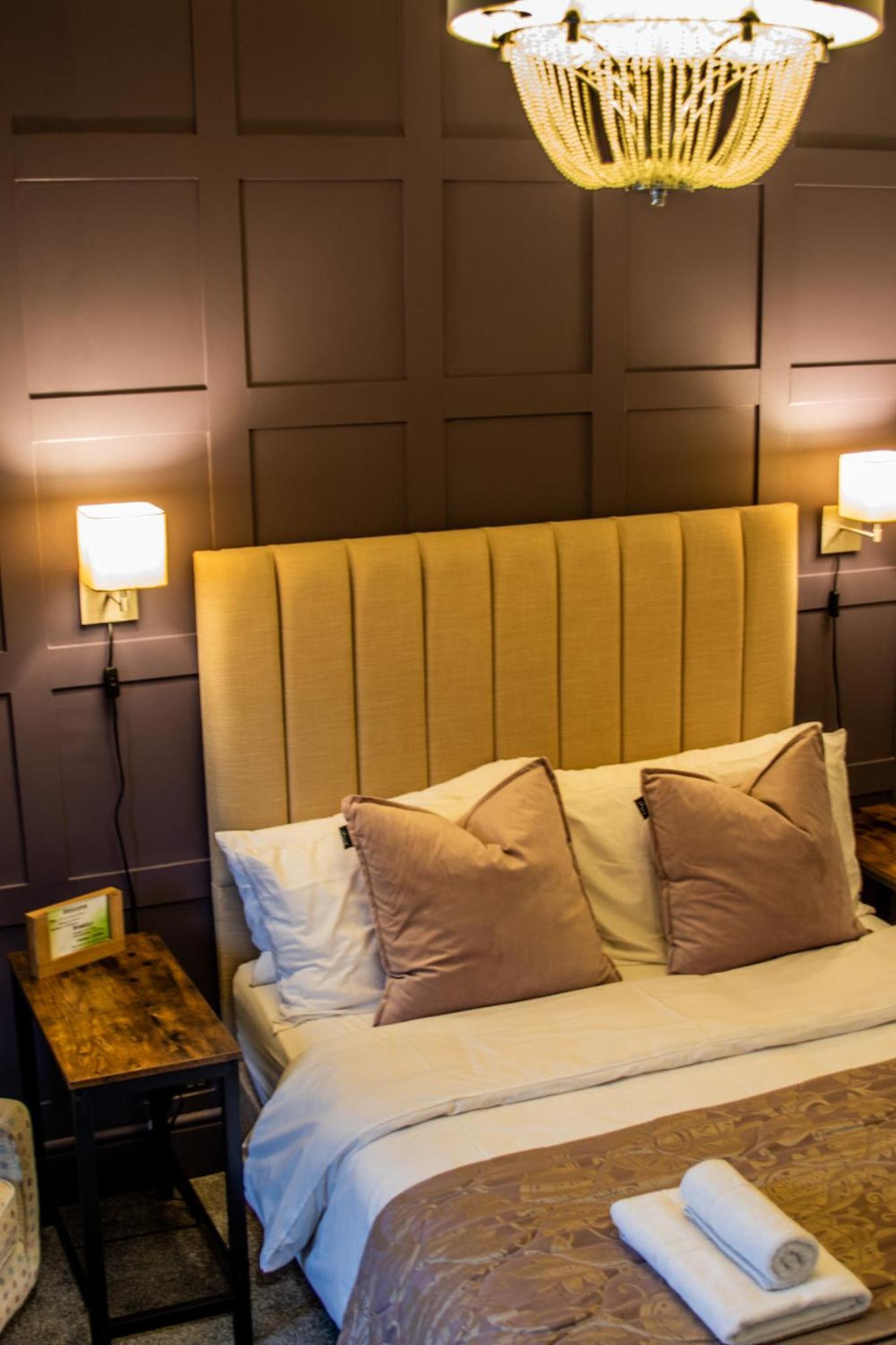 Deluxe Double Room - Photo 9