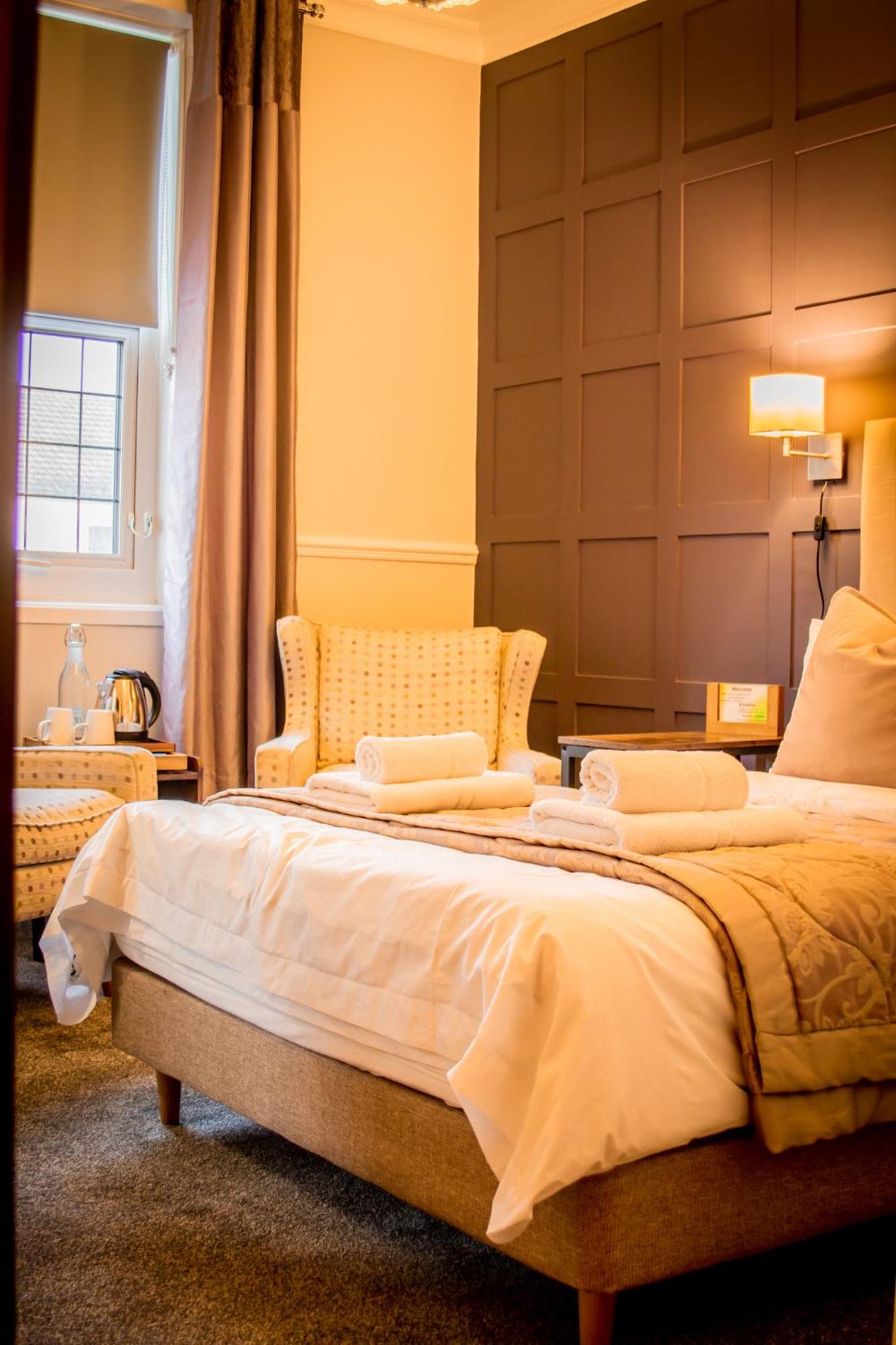 Deluxe Double Room - Photo 11