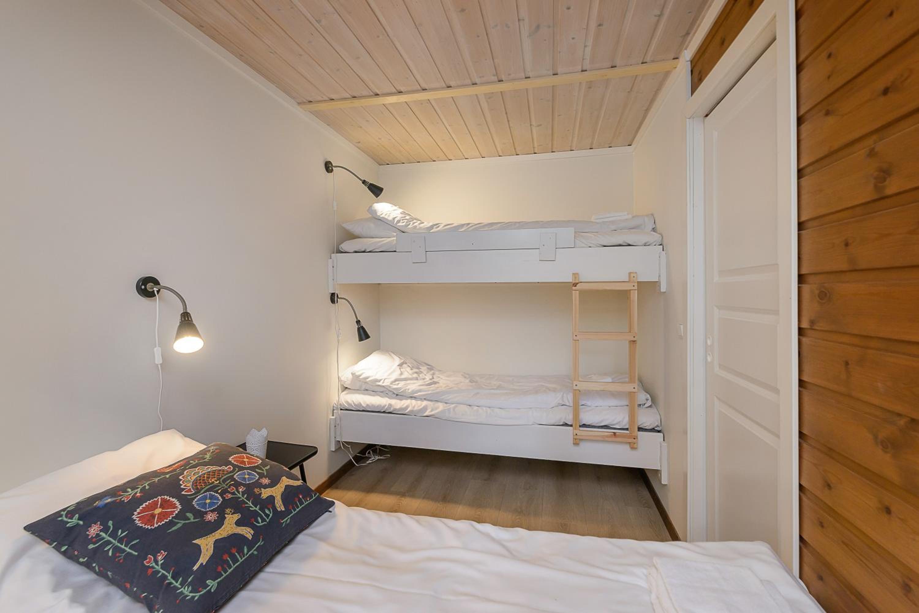 Apartment with Balcony - Photo 11