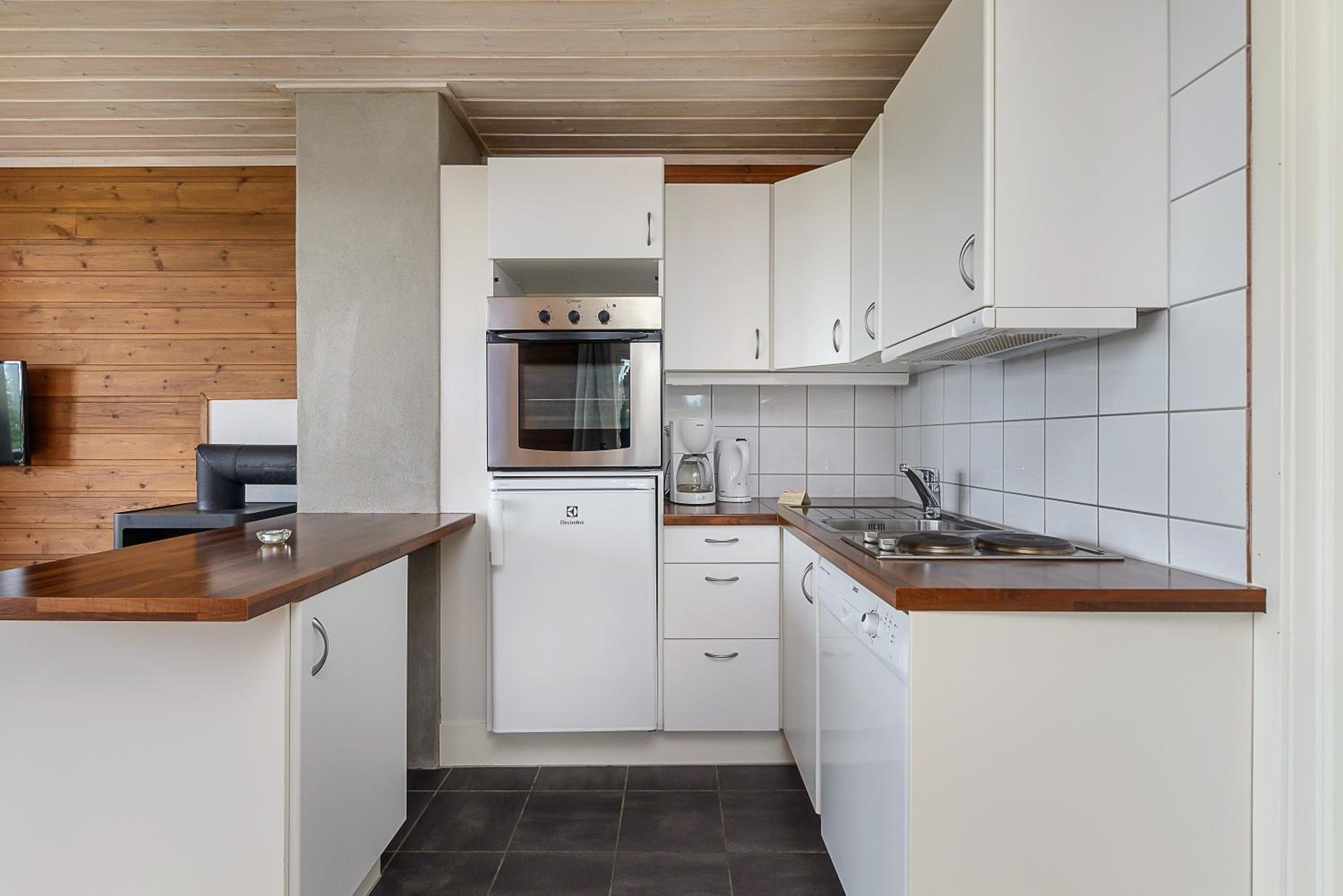 Apartment with Mountain View - Photo 7