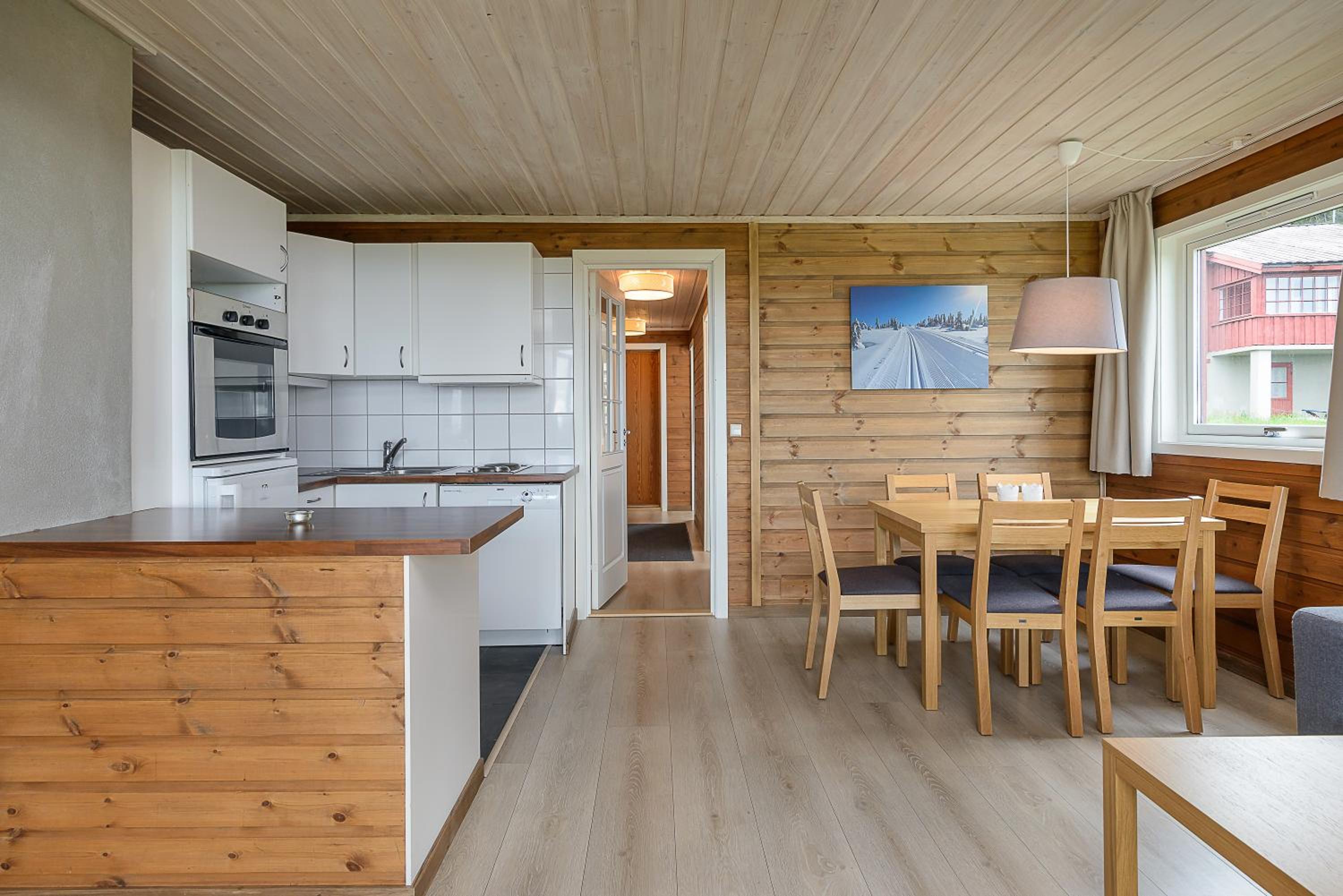 Apartment with Mountain View - Photo 11