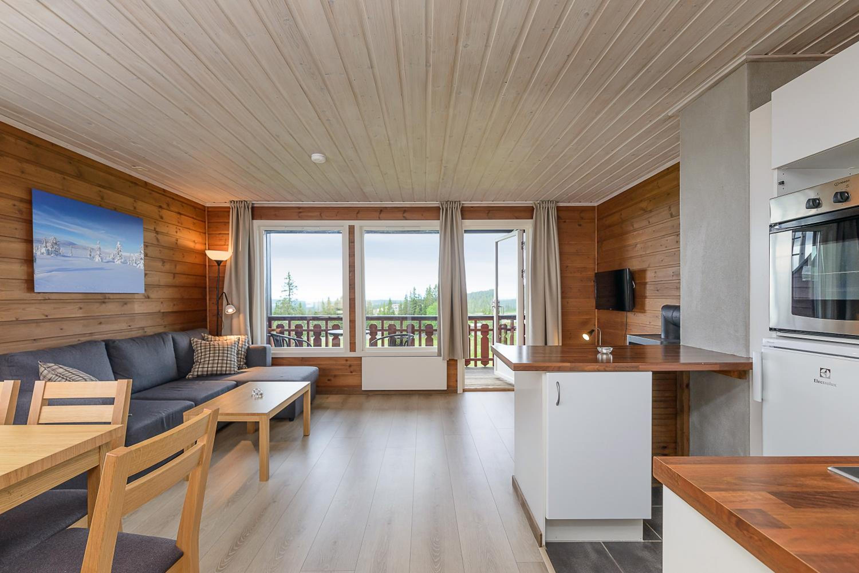 Apartment with Mountain View - Photo 14